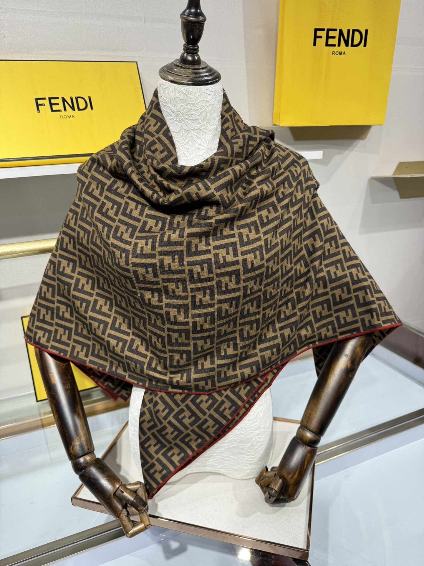 💟2025年秋冬新款💖💖💃🏻💃🏻芬迪家 丝羊绒方巾‼️抢‼️VIP推荐 ‼️👍下手一定要快【高端 大爱