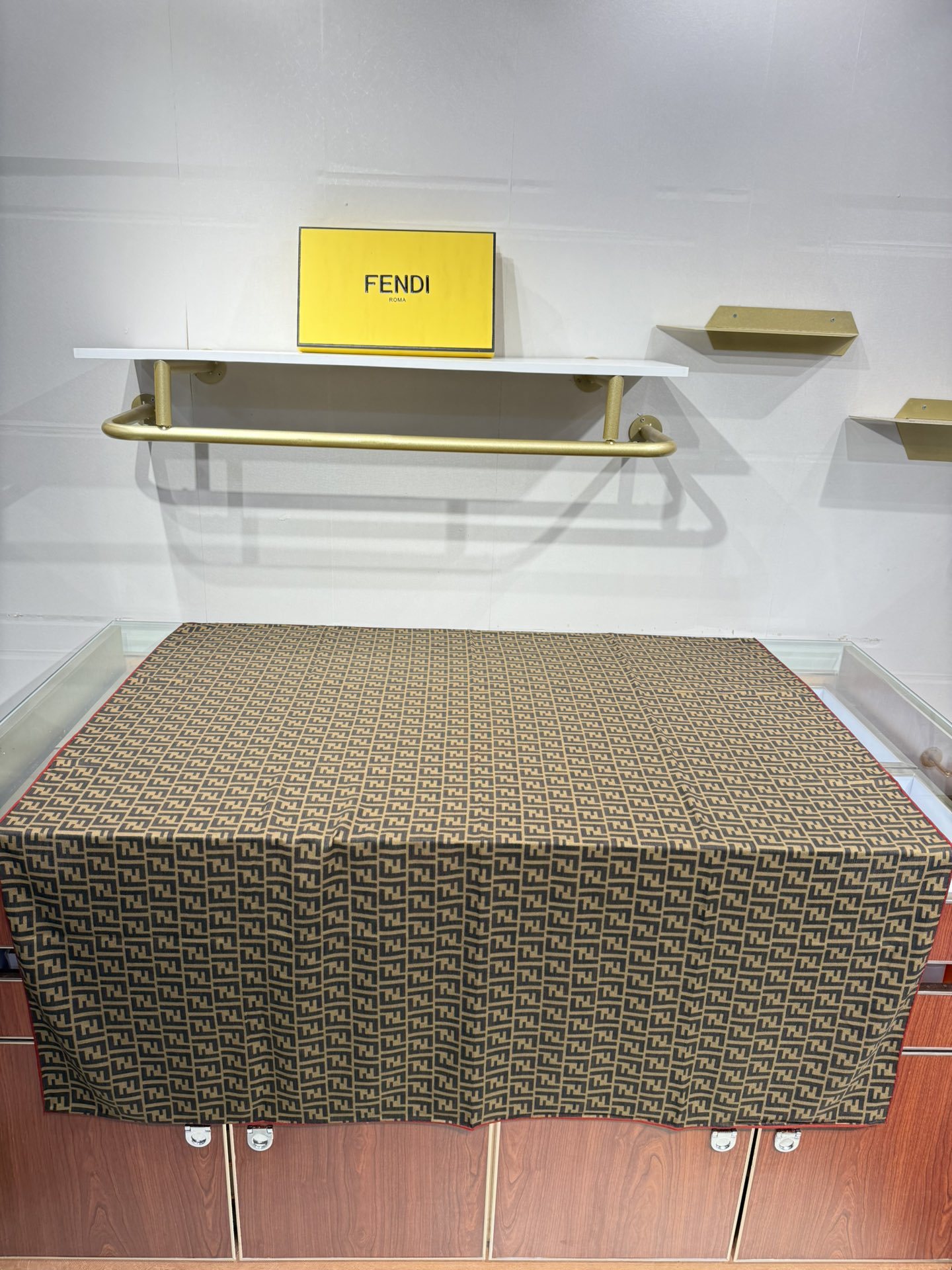 💟2025年秋冬新款💖💖💃🏻💃🏻芬迪家 丝羊绒方巾‼️抢‼️VIP推荐 ‼️👍下手一定要快【高端 大爱