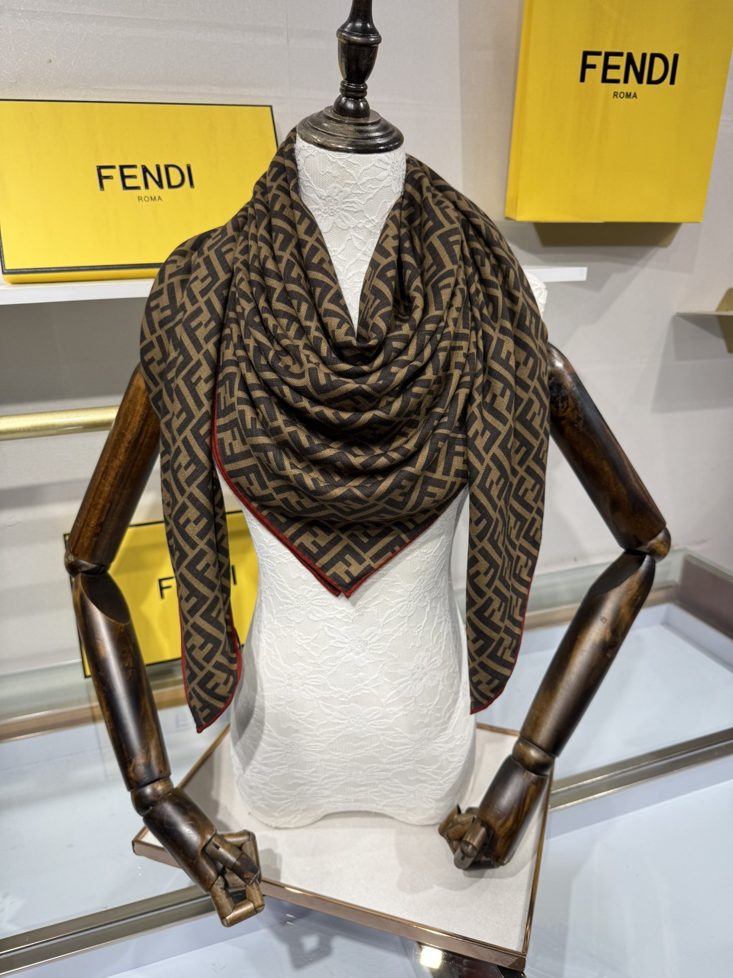 💟2025年秋冬新款💖💖💃🏻💃🏻芬迪家 丝羊绒方巾‼️抢‼️VIP推荐 ‼️👍下手一定要快【高端 大爱