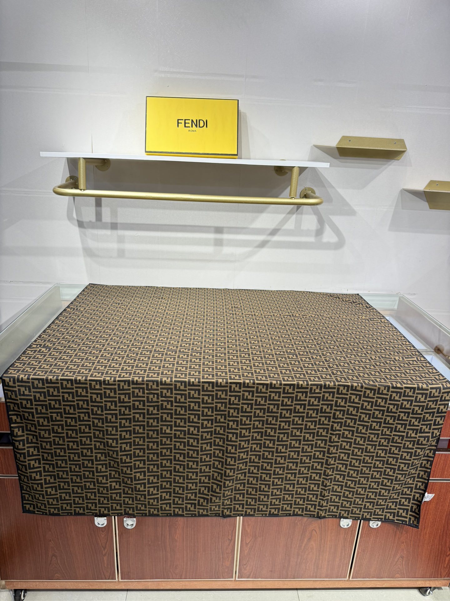 💟2025年秋冬新款💖💖💃🏻💃🏻芬迪家 丝羊绒方巾‼️抢‼️VIP推荐 ‼️👍下手一定要快【高端 大爱