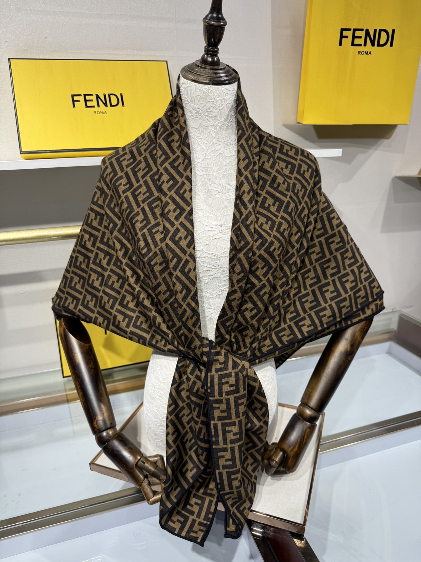 💟2025年秋冬新款💖💖💃🏻💃🏻芬迪家 丝羊绒方巾‼️抢‼️VIP推荐 ‼️👍下手一定要快【高端 大爱