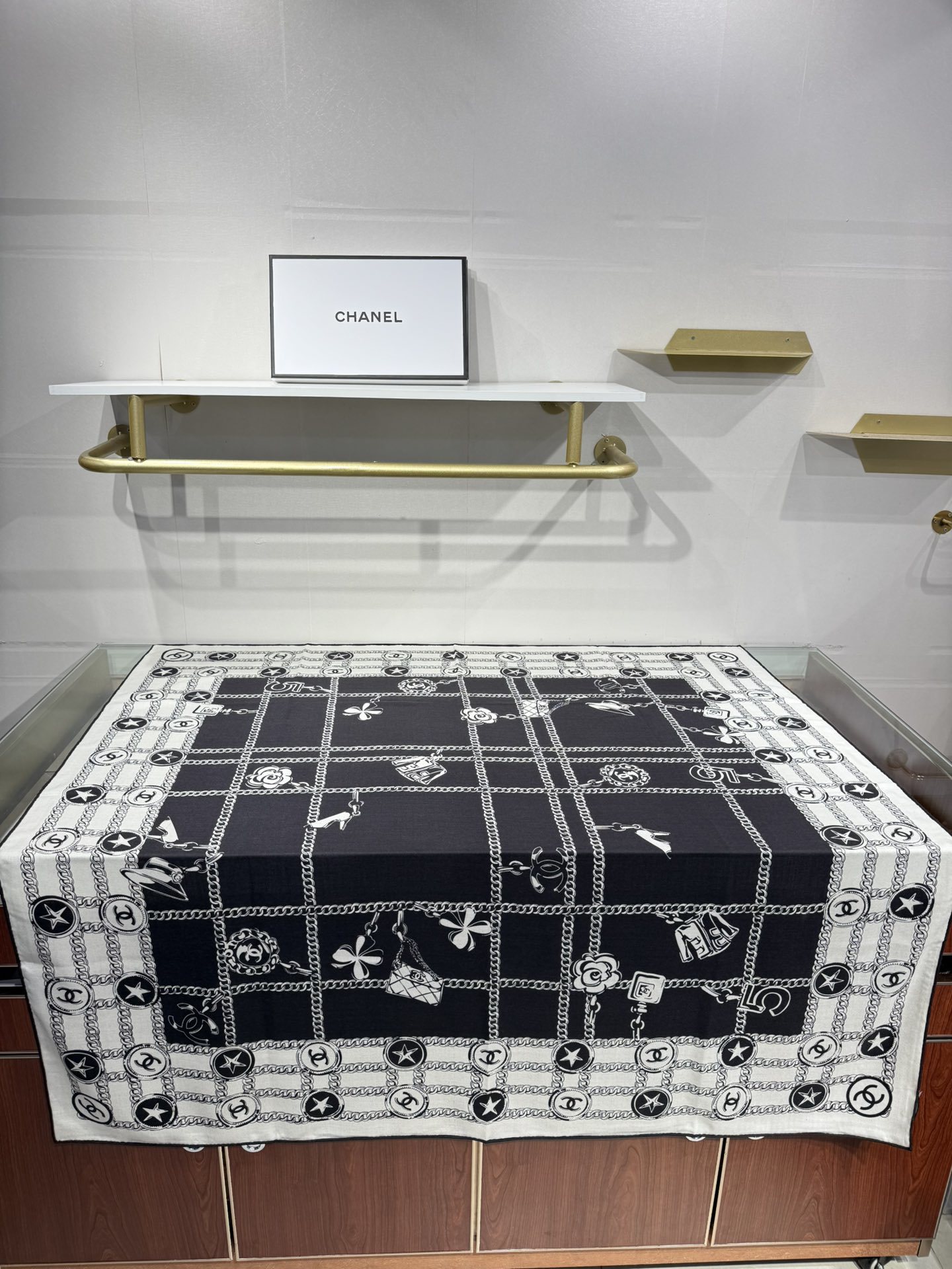 💟2025年秋冬新款💖💖💃🏻💃🏻小香家 丝羊绒方巾‼️抢‼️VIP推荐 ‼️👍下手一定要快【高端 大爱