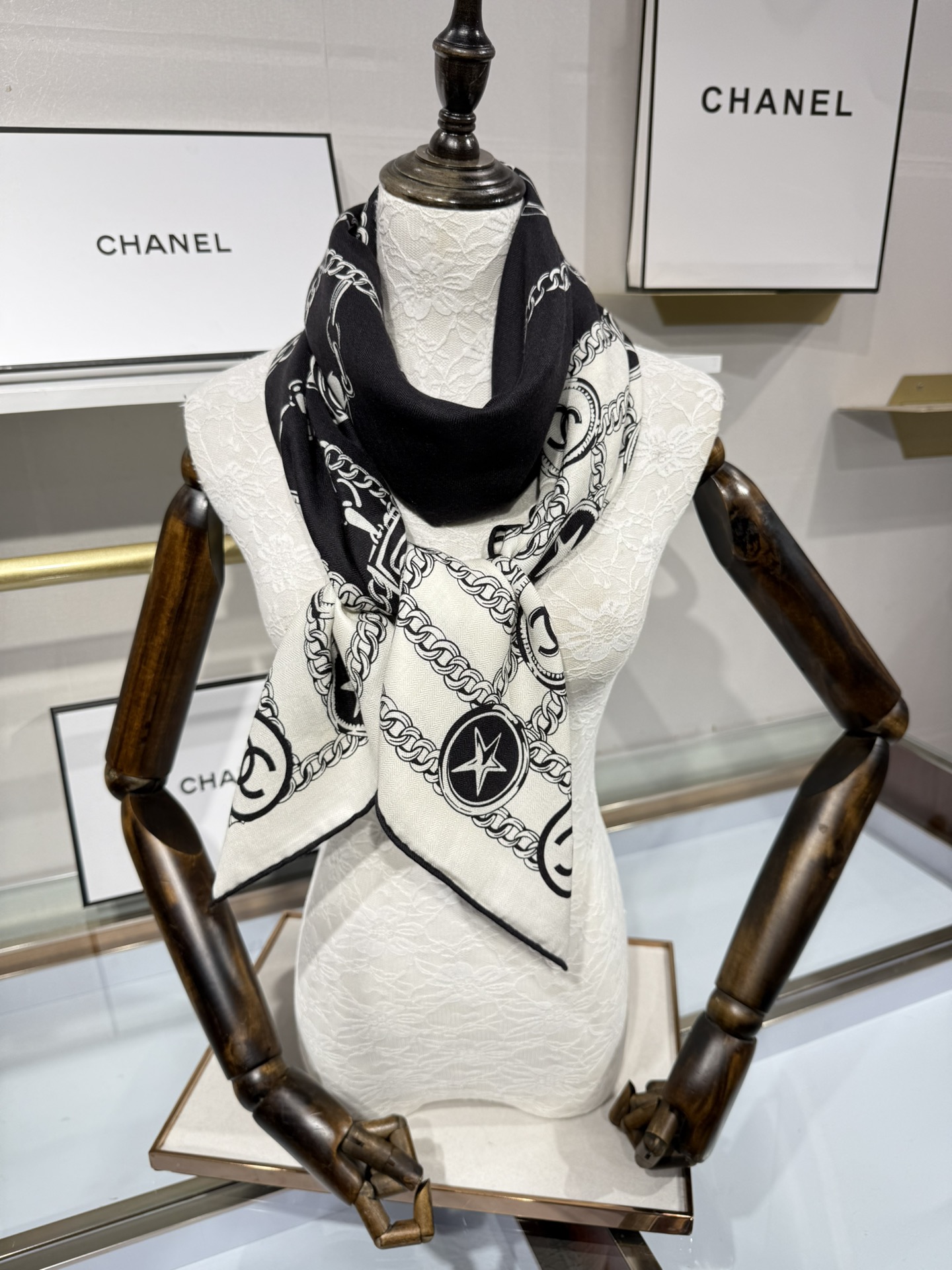 💟2025年秋冬新款💖💖💃🏻💃🏻小香家 丝羊绒方巾‼️抢‼️VIP推荐 ‼️👍下手一定要快【高端 大爱