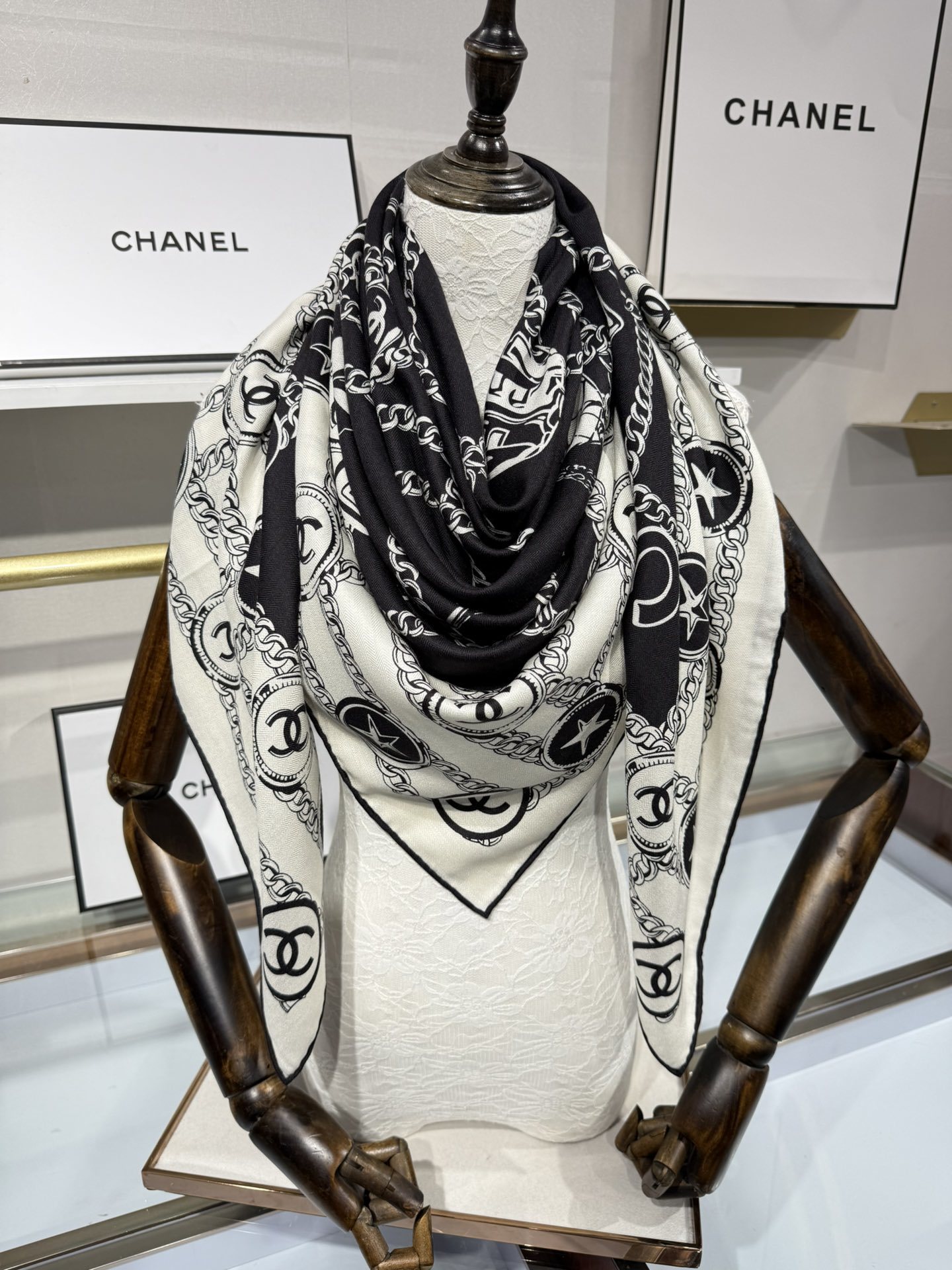 💟2025年秋冬新款💖💖💃🏻💃🏻小香家 丝羊绒方巾‼️抢‼️VIP推荐 ‼️👍下手一定要快【高端 大爱