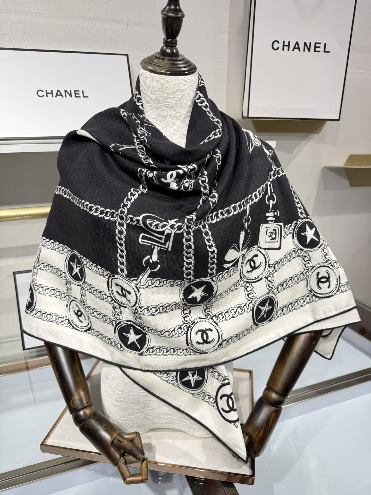 💟2025年秋冬新款💖💖💃🏻💃🏻小香家 丝羊绒方巾‼️抢‼️VIP推荐 ‼️👍下手一定要快【高端 大爱