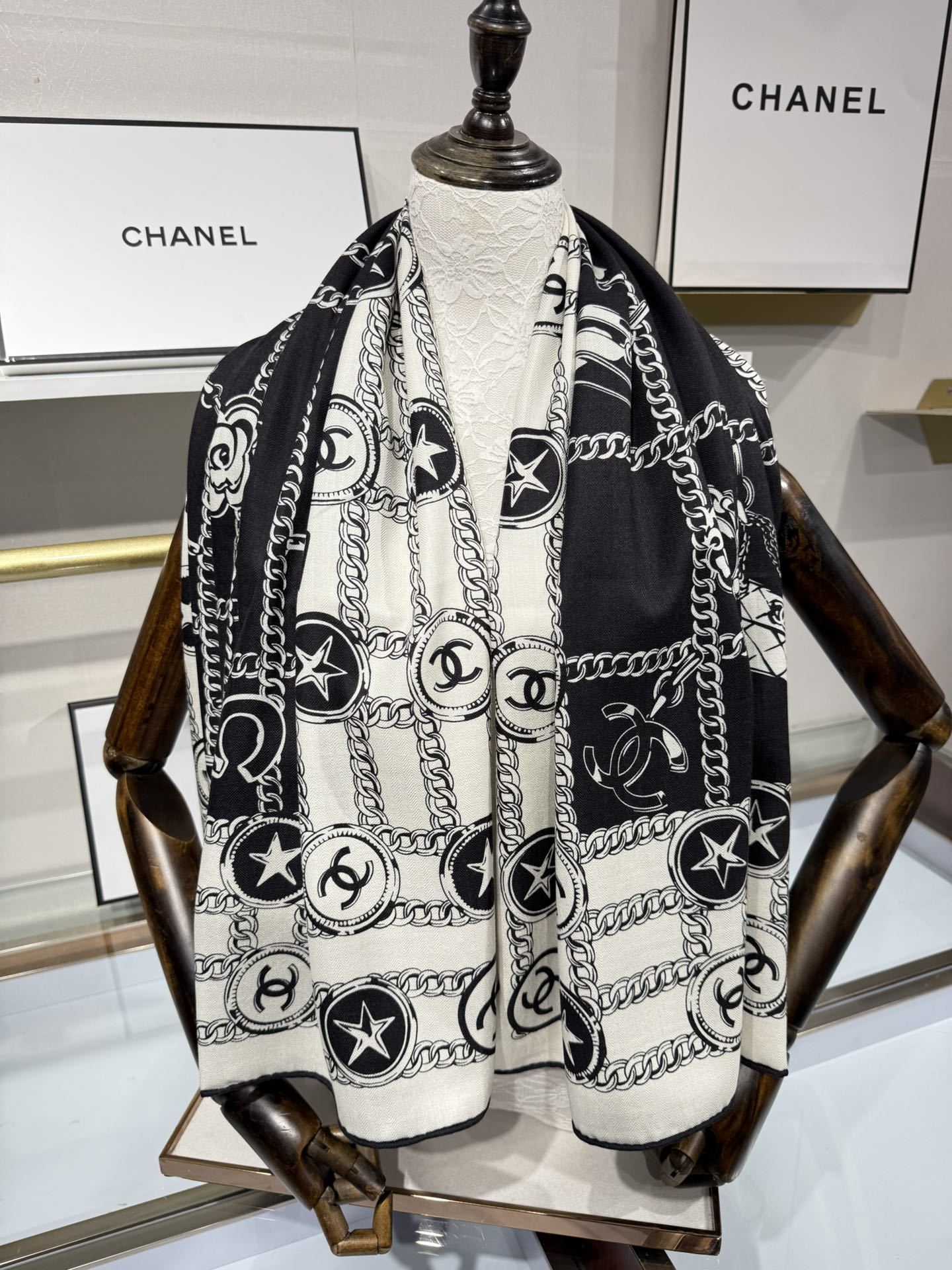 💟2025年秋冬新款💖💖💃🏻💃🏻小香家 丝羊绒方巾‼️抢‼️VIP推荐 ‼️👍下手一定要快【高端 大爱