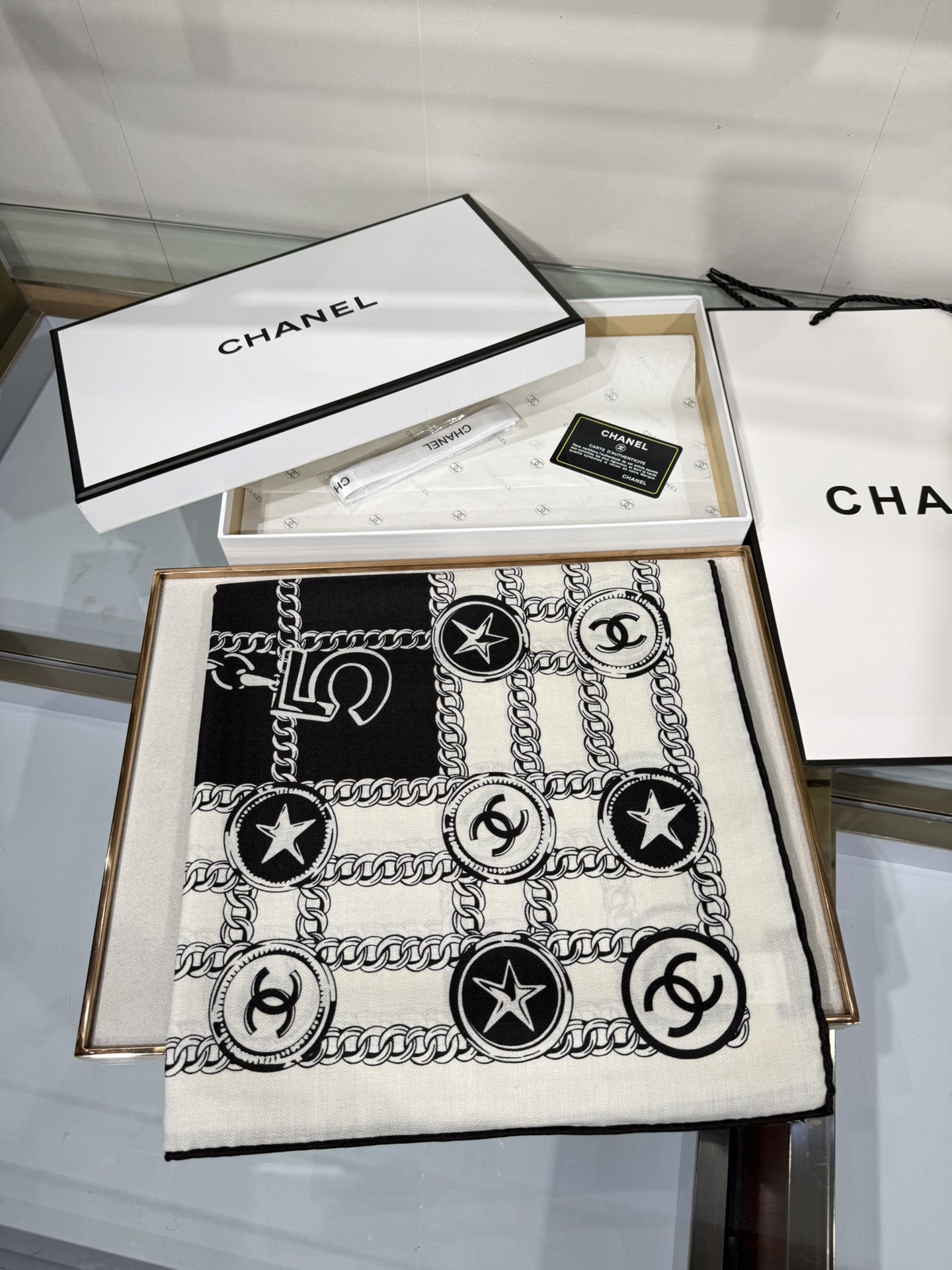 💟2025年秋冬新款💖💖💃🏻💃🏻小香家 丝羊绒方巾‼️抢‼️VIP推荐 ‼️👍下手一定要快【高端 大爱 