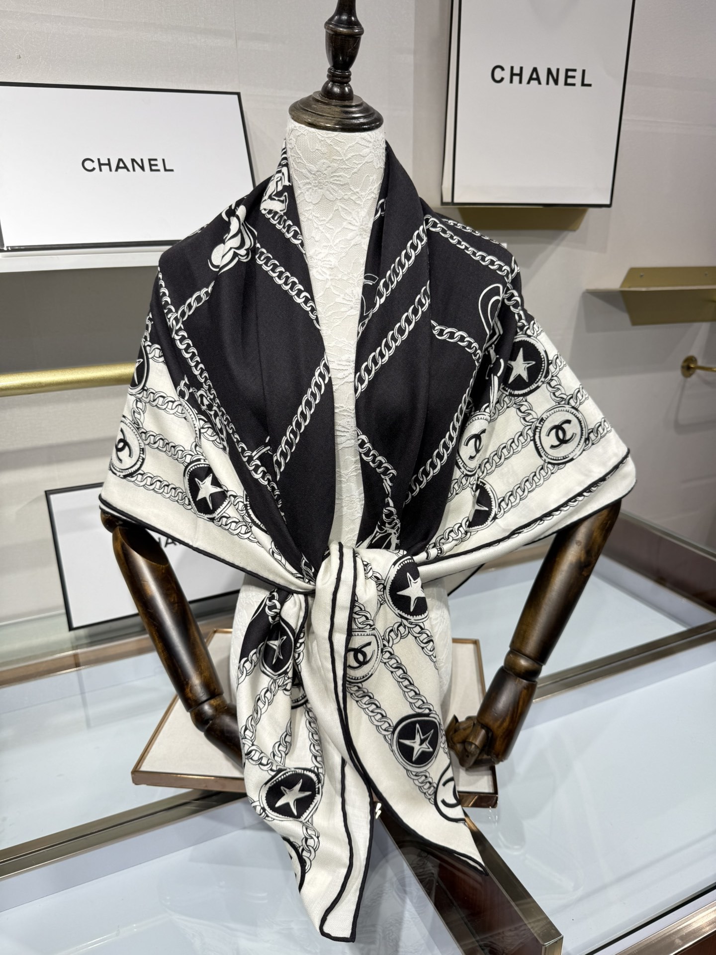 💟2025年秋冬新款💖💖💃🏻💃🏻小香家 丝羊绒方巾‼️抢‼️VIP推荐 ‼️👍下手一定要快【高端 大爱