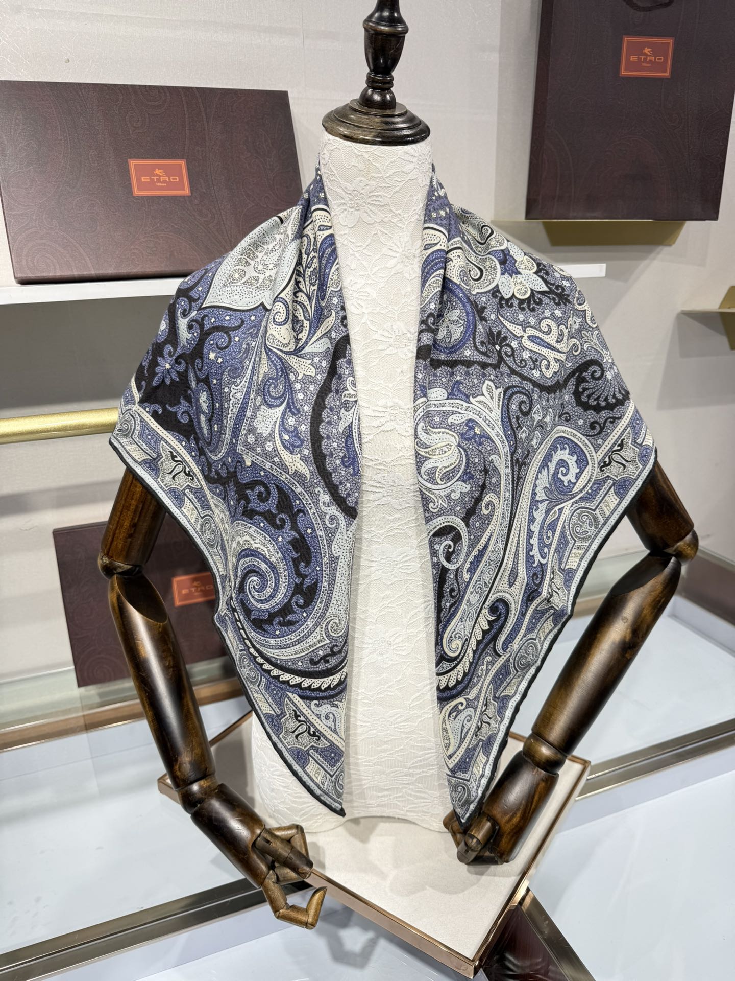 💟2025年 ETRo 秋冬抢先 上新💞【双面同色丝毛方巾】手工卷边山羊绒和真丝混纺披肩（70%山羊绒，