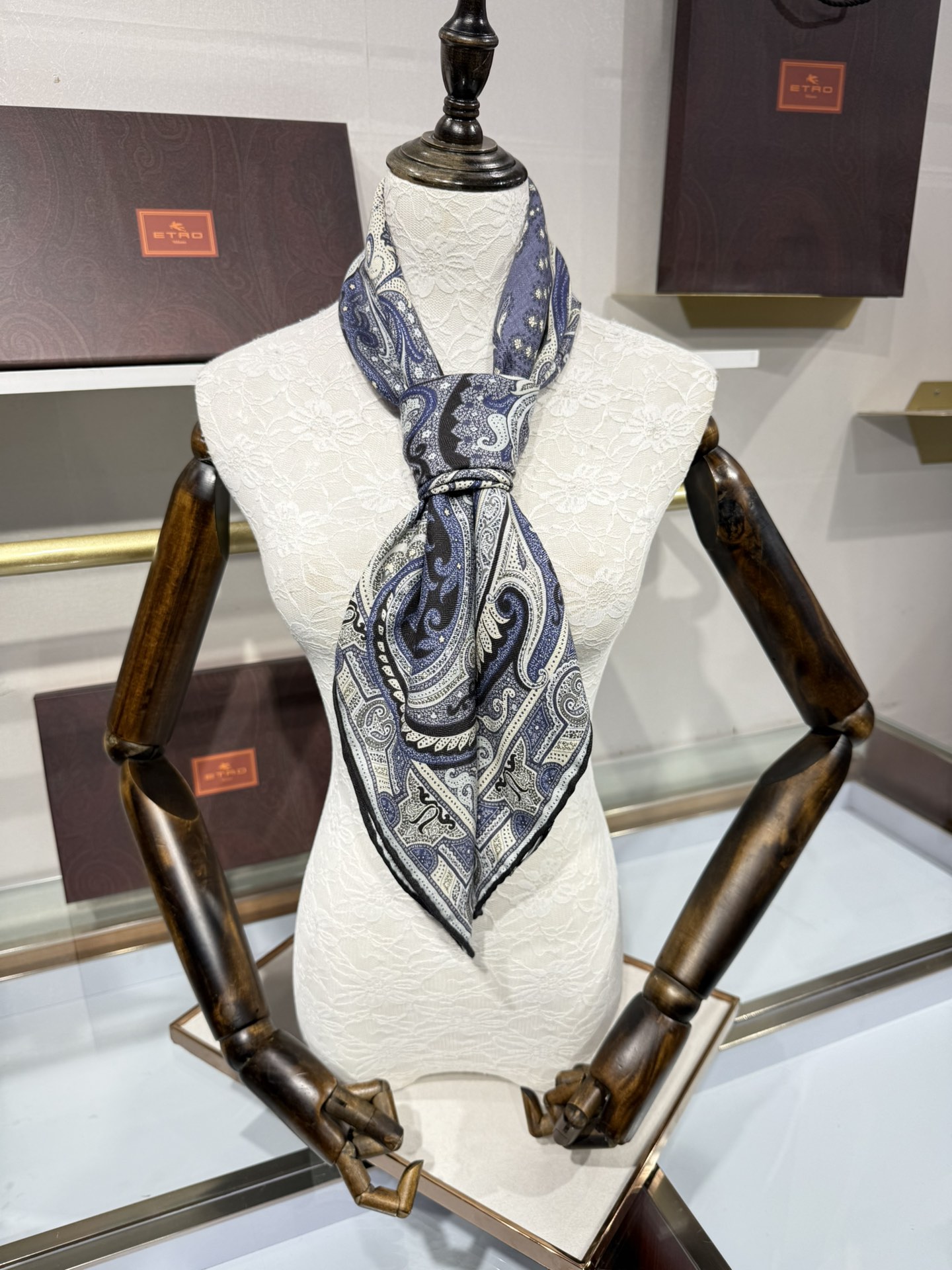 💟2025年 ETRo 秋冬抢先 上新💞【双面同色丝毛方巾】手工卷边山羊绒和真丝混纺披肩（70%山羊绒，