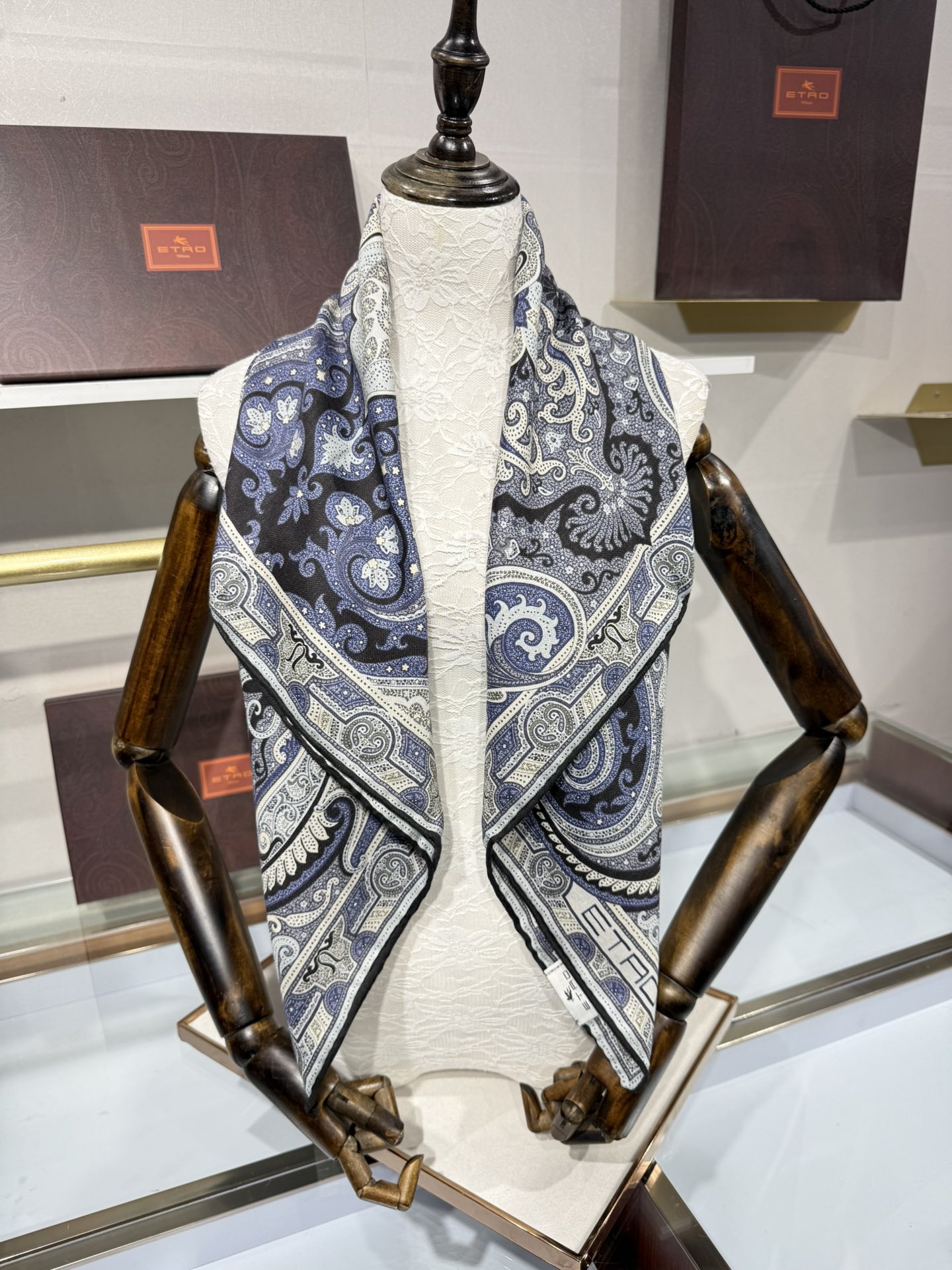 💟2025年 ETRo 秋冬抢先 上新💞【双面同色丝毛方巾】手工卷边山羊绒和真丝混纺披肩（70%山羊绒，