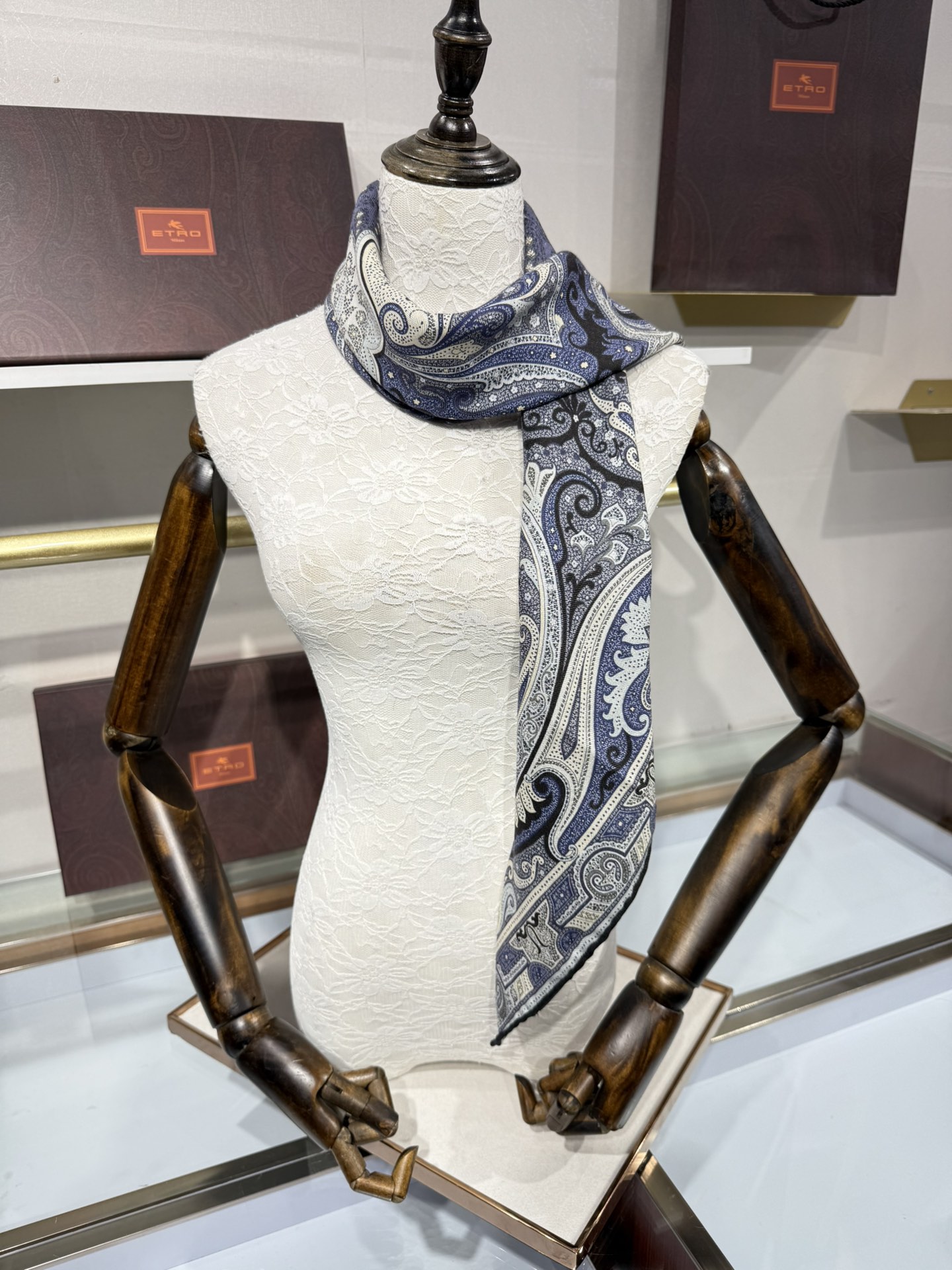 💟2025年 ETRo 秋冬抢先 上新💞【双面同色丝毛方巾】手工卷边山羊绒和真丝混纺披肩（70%山羊绒，