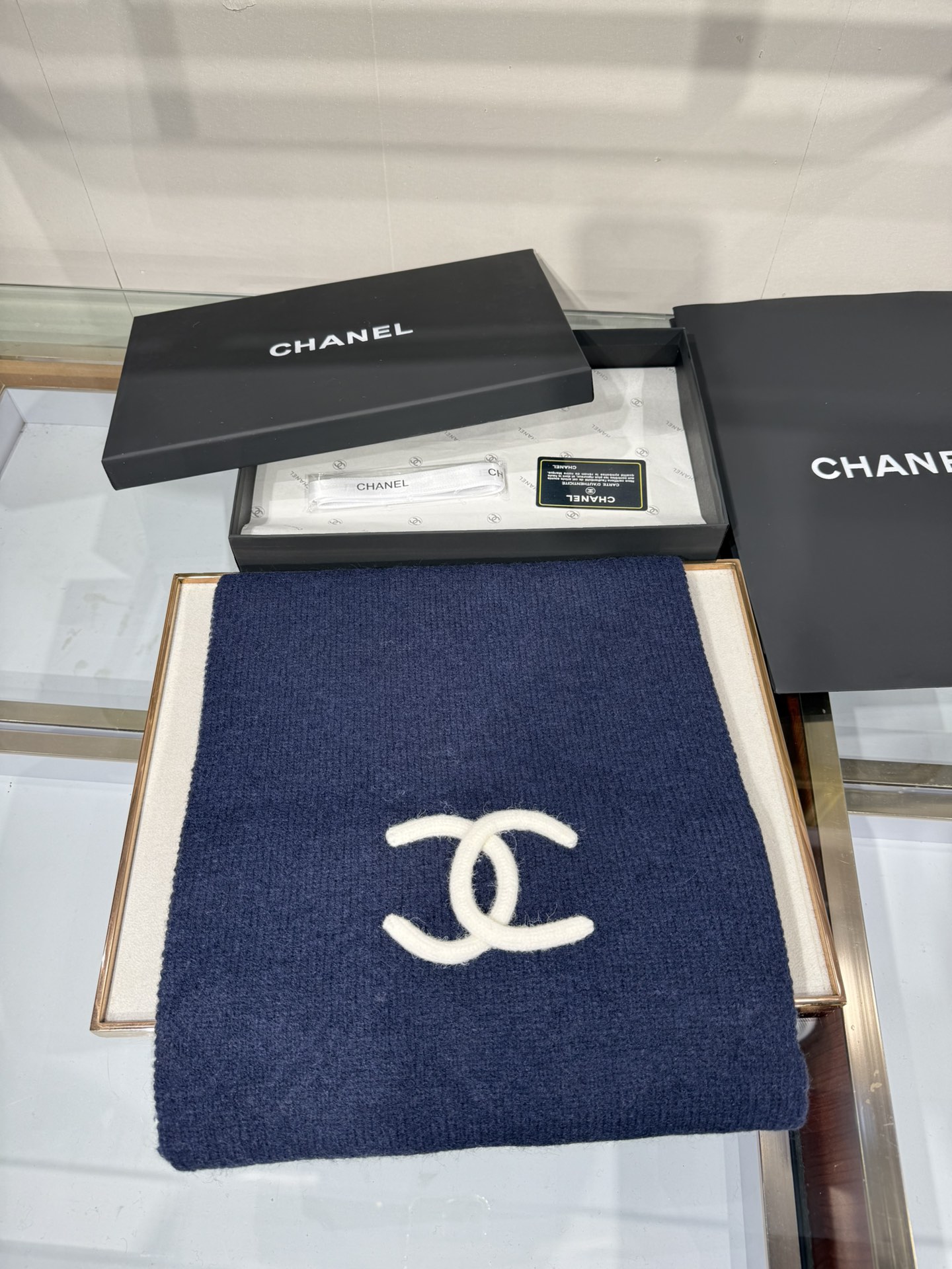 💟补单出货 💕上新🆕𝐂𝐇𝐀𝐍𝐄𝐋《菠萝菱格元素》🍍Size：30×180cm面料：54%羊绒31%绵羊毛