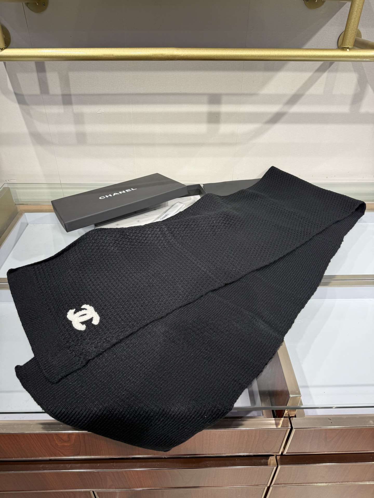 💟2025年秋冬新款💕上新🆕CHANEL【新款来袭】香奈儿专柜最新编织系列！这是一个特别稀有的款式，这也