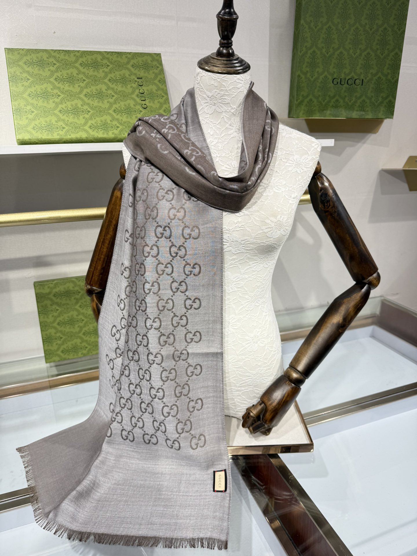 💟【▪四季双娇！GG双面中等薄款真丝羊毛围巾！！】G热销热卖的老花长巾~也是提升气质和品味的好单品！！评价都非常好，四季