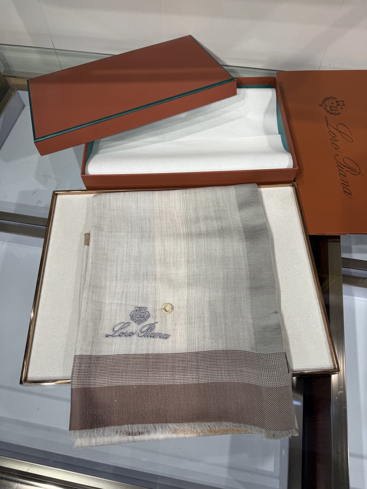 💟Loro Piana LP最新独家供应十年二十年都不过时！也只有LP羊绒围巾能把这么看似简单外观的围巾