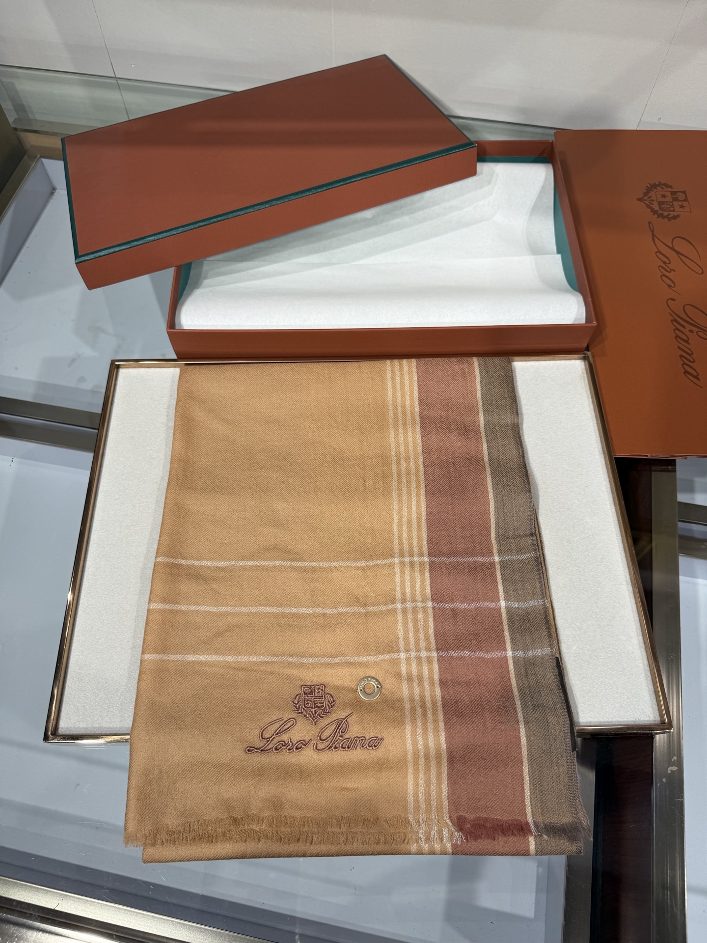 💟Loro Piana LP最新独家供应十年二十年都不过时！也只有LP羊绒围巾能把这么看似简单外观的围巾