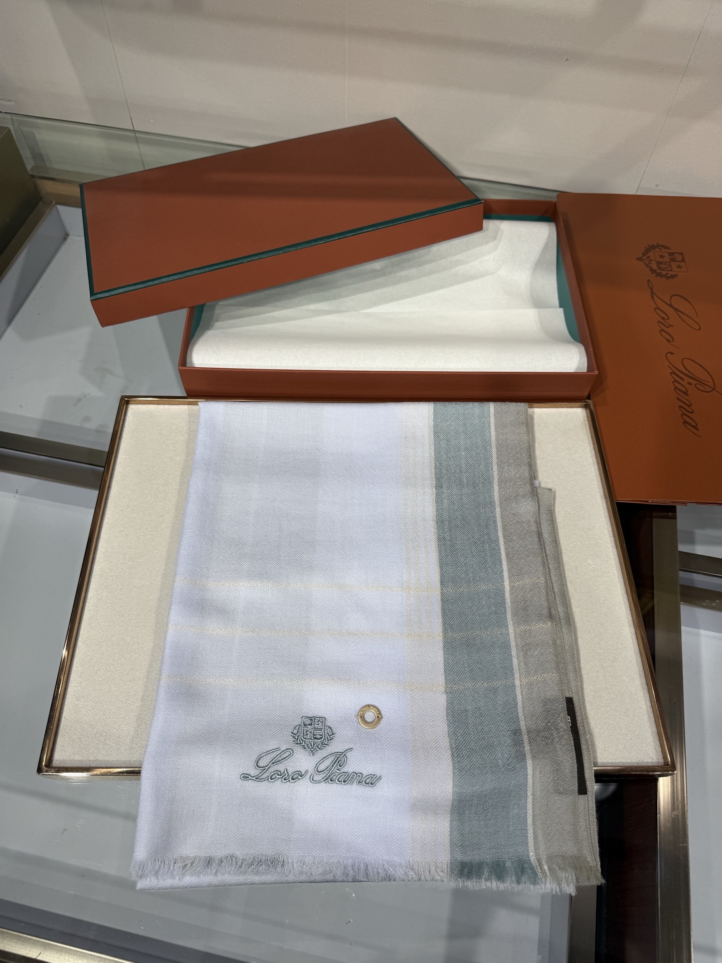 💟Loro Piana LP最新独家供应十年二十年都不过时！也只有LP羊绒围巾能把这么看似简单外观的围巾