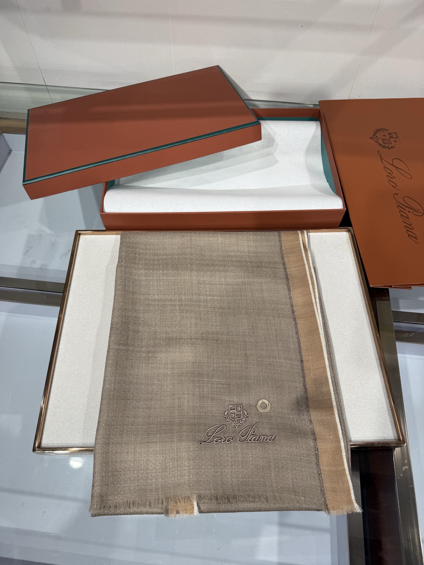 💟Loro Piana LP最新独家供应十年二十年都不过时！也只有LP羊绒围巾能把这么看似简单外观的围巾