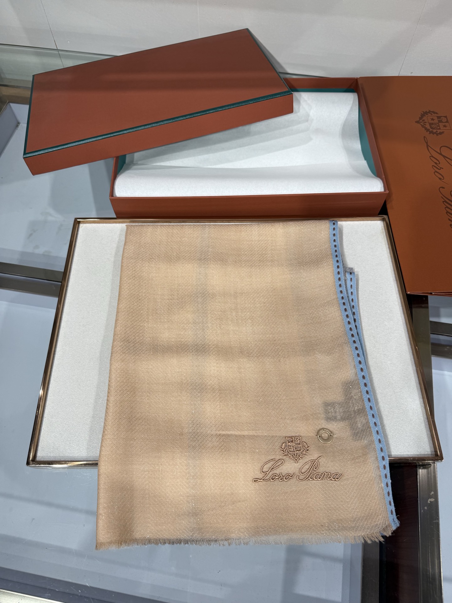 💟Loro Piana LP最新独家供应十年二十年都不过时！也只有LP羊绒围巾能把这么看似简单外观的围巾