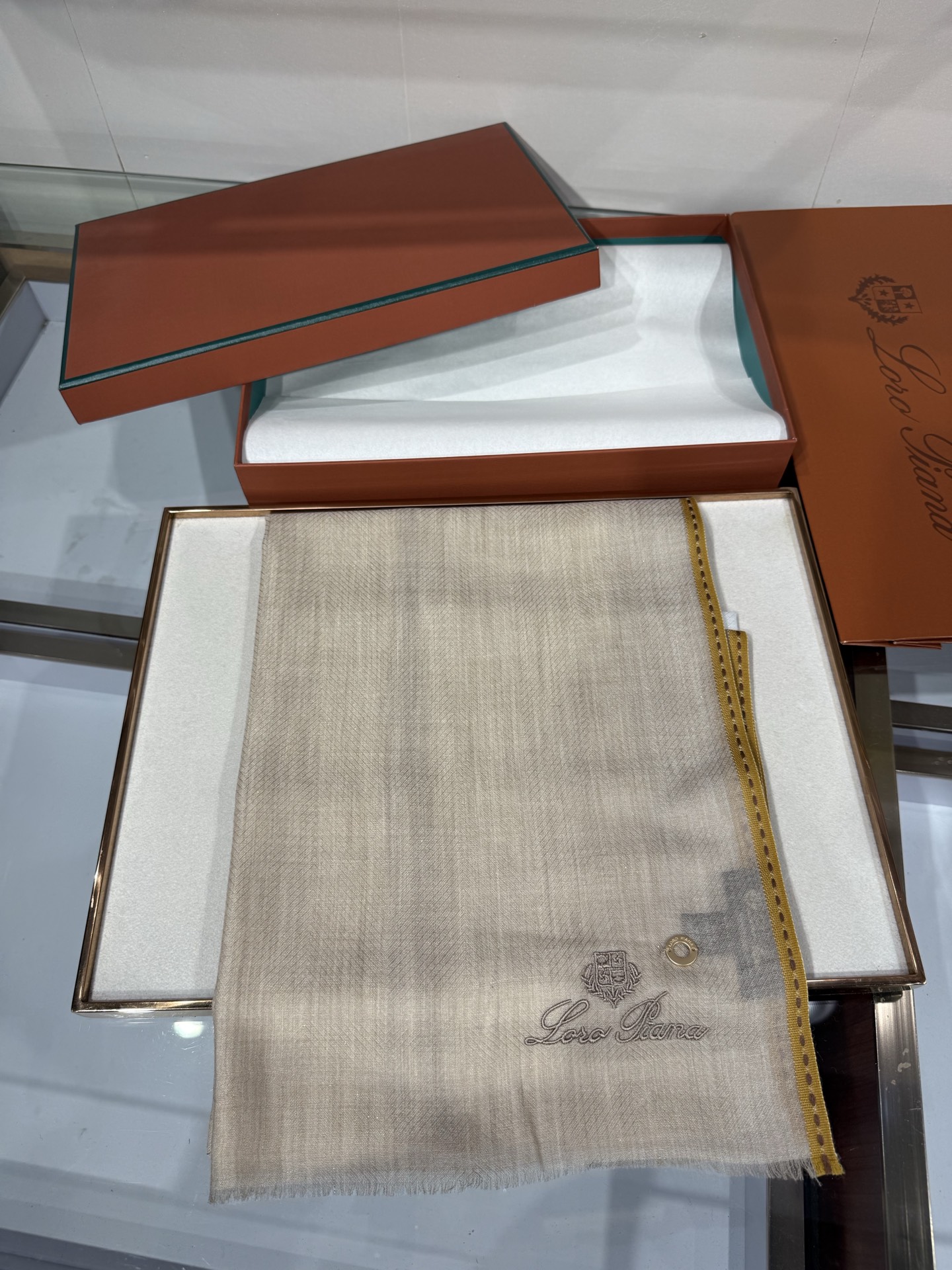 💟Loro Piana LP最新独家供应十年二十年都不过时！也只有LP羊绒围巾能把这么看似简单外观的围巾