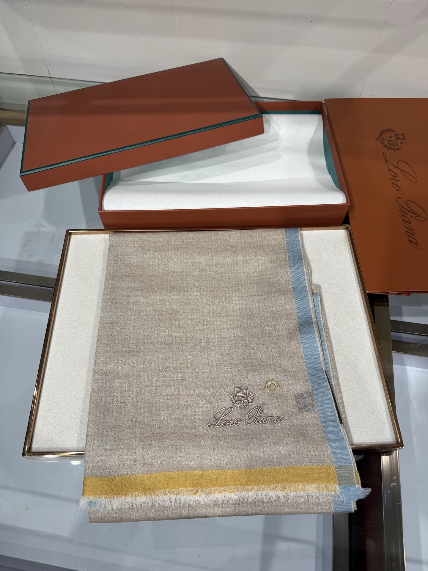 💟Loro Piana LP最新独家供应十年二十年都不过时！也只有LP羊绒围巾能把这么看似简单外观的围巾