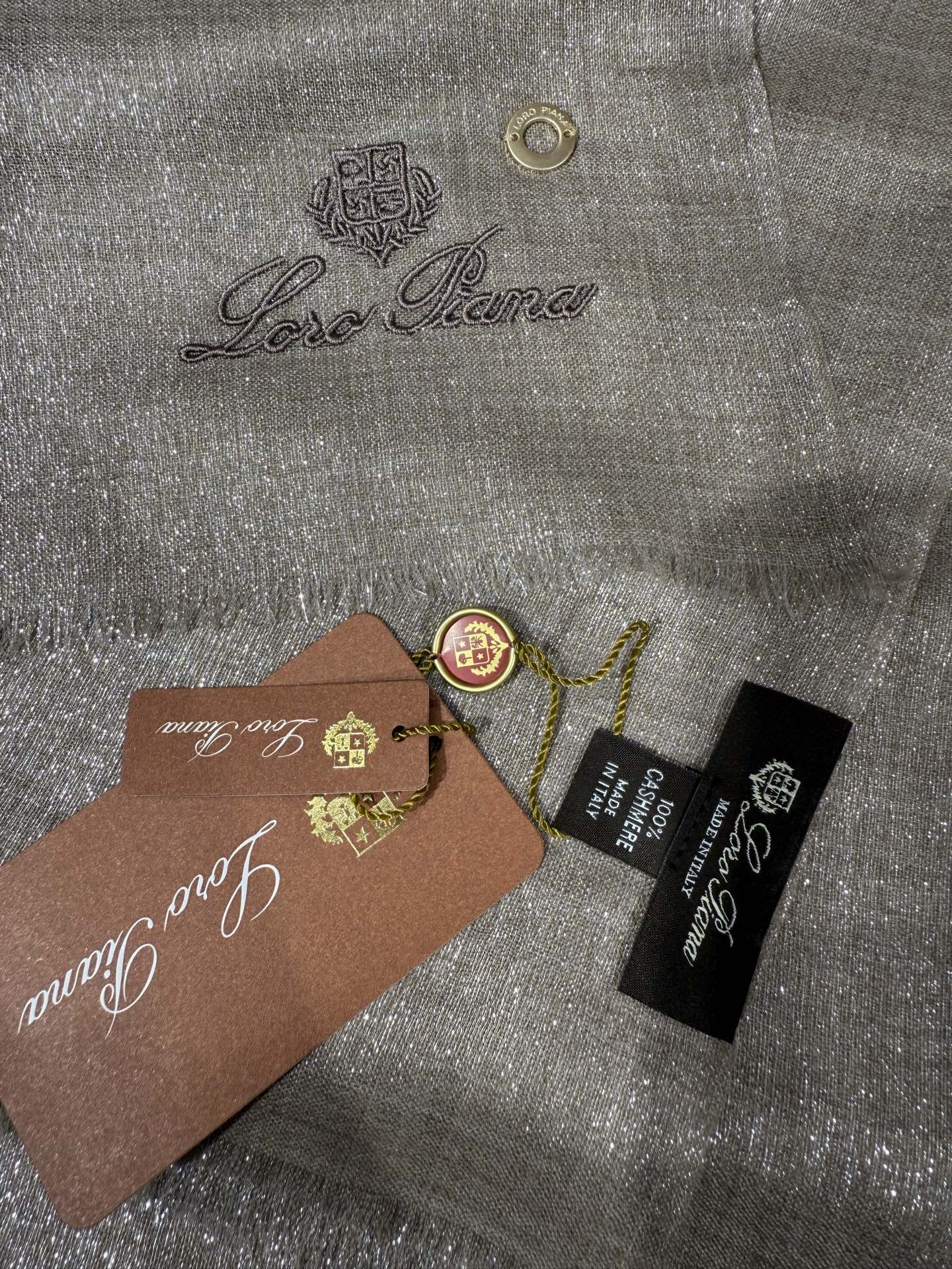 💟Loro Piana LP 最新独家供应十年二十年都不过时！也只有LP羊绒围巾能把这么看似简单外观的围