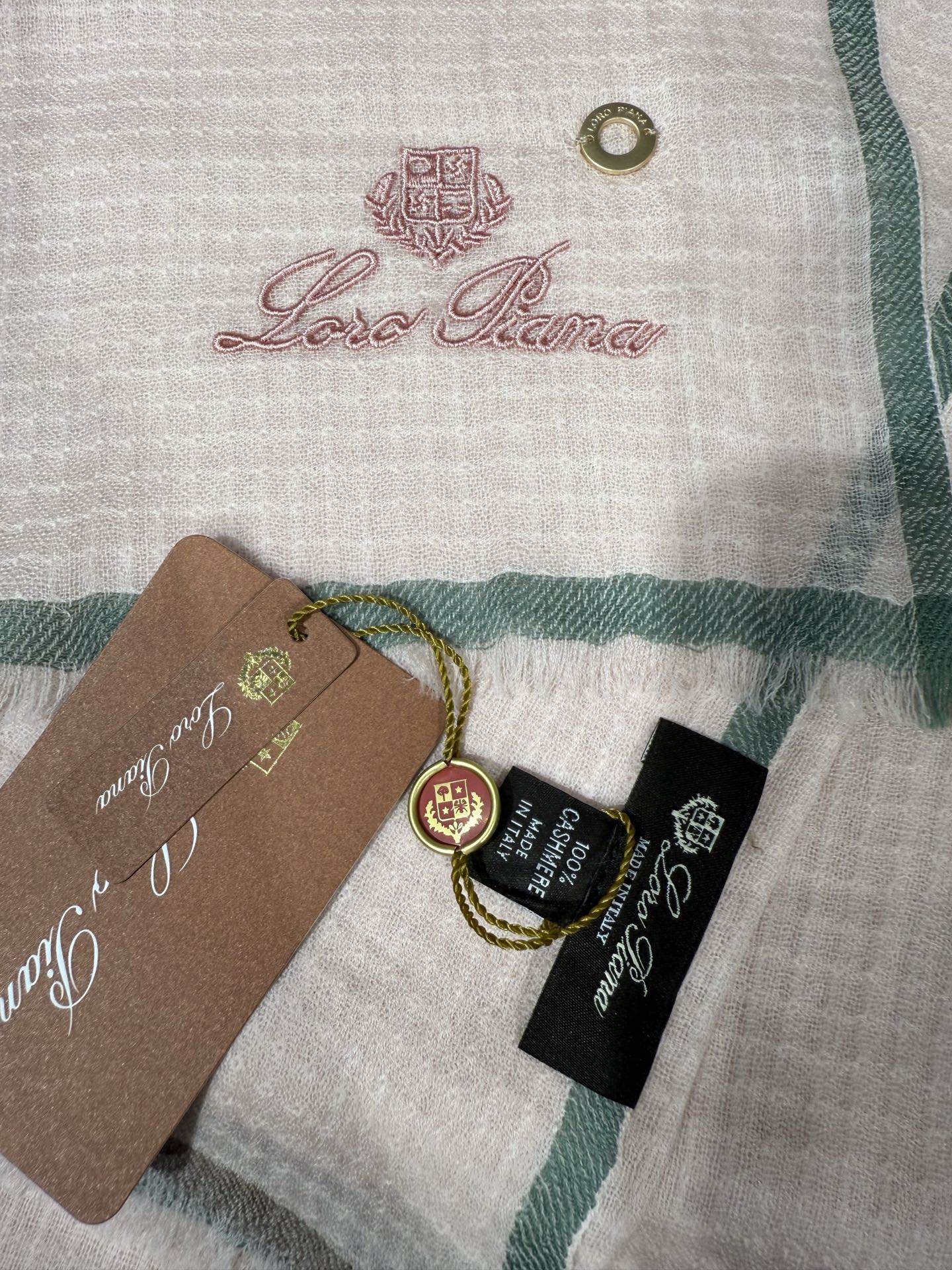 💟Loro Piana LP 最新独家供应十年二十年都不过时！也只有LP羊绒围巾能把这么看似简单外观的围