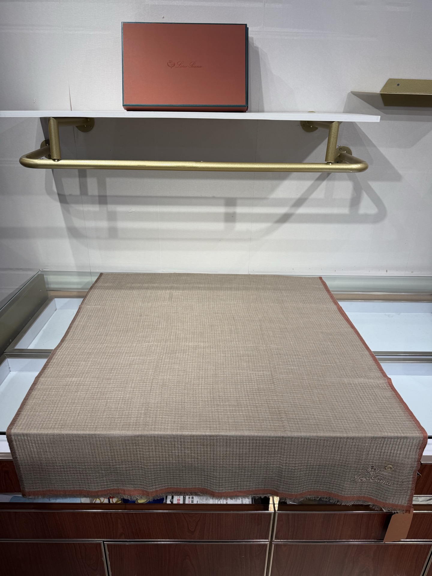 💟Loro Piana LP 最新独家供应十年二十年都不过时！也只有LP羊绒围巾能把这么看似简单外观的围