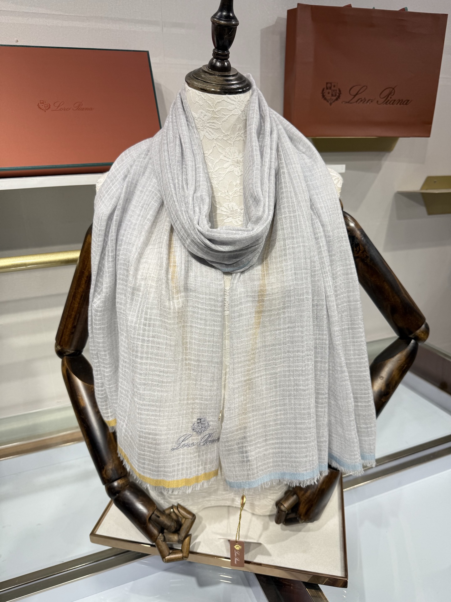 💟Loro Piana LP 最新独家供应十年二十年都不过时！也只有LP羊绒围巾能把这么看似简单外观的围