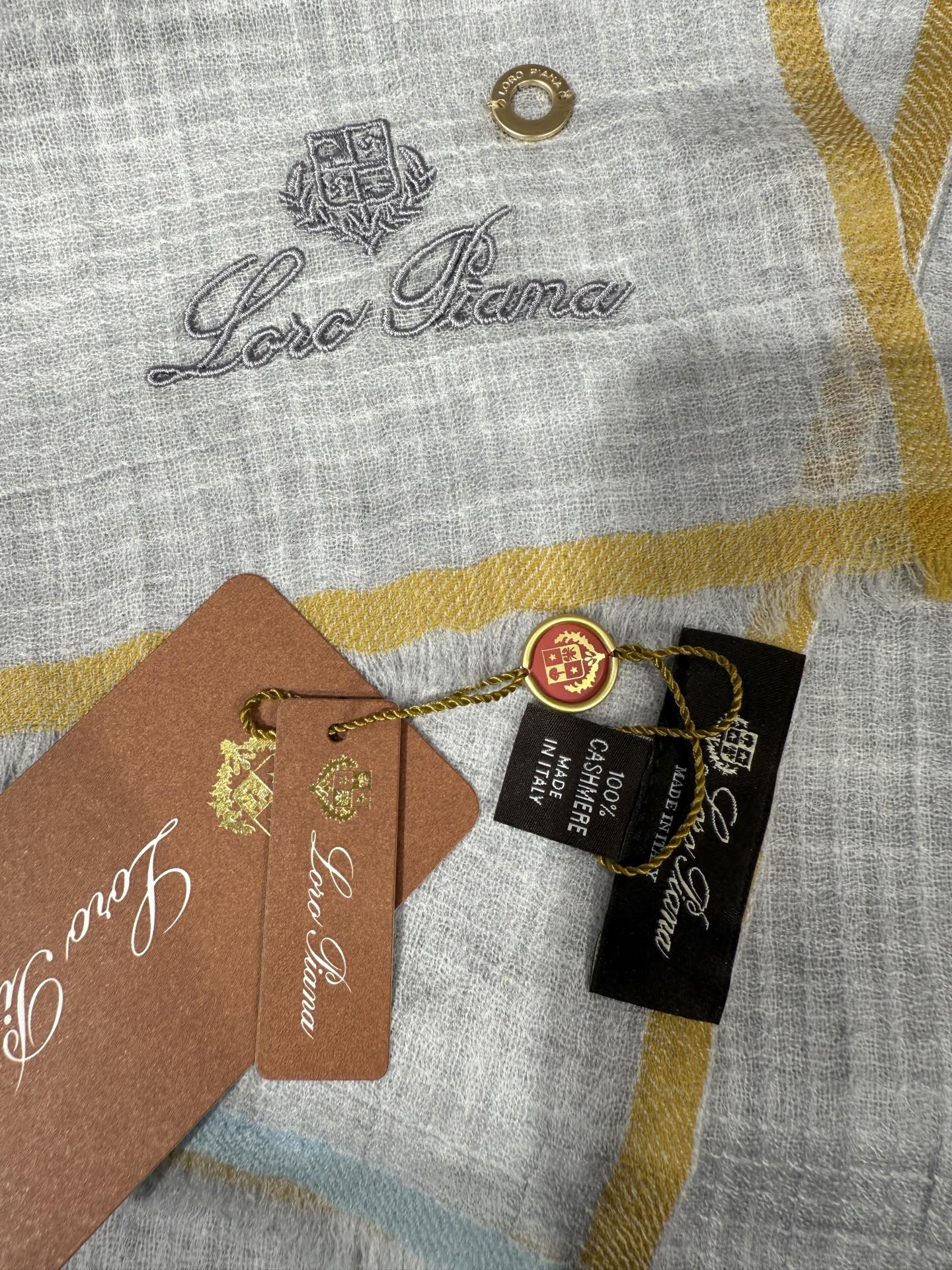 💟Loro Piana LP 最新独家供应十年二十年都不过时！也只有LP羊绒围巾能把这么看似简单外观的围
