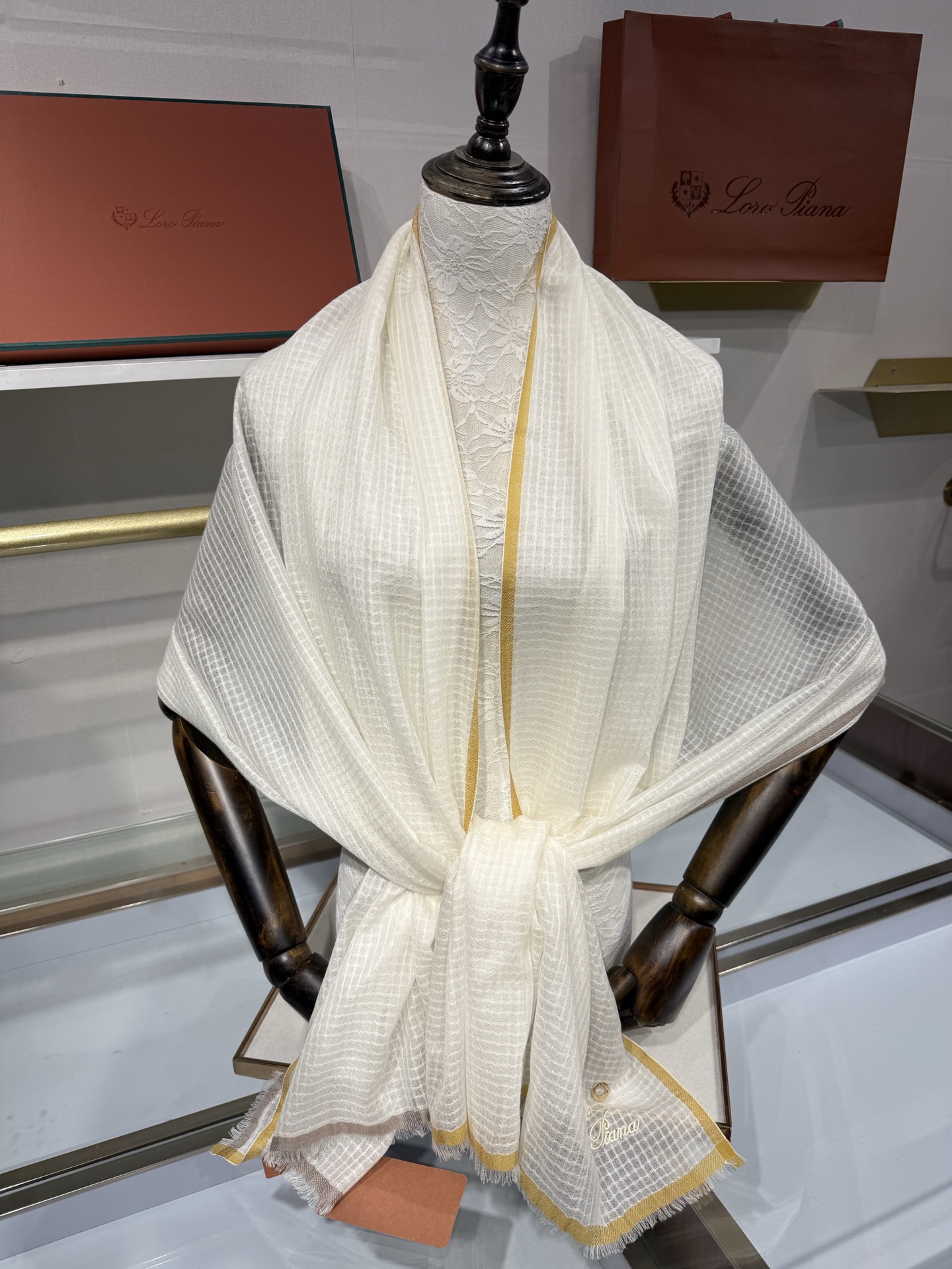 💟Loro Piana LP 最新独家供应十年二十年都不过时！也只有LP羊绒围巾能把这么看似简单外观的围