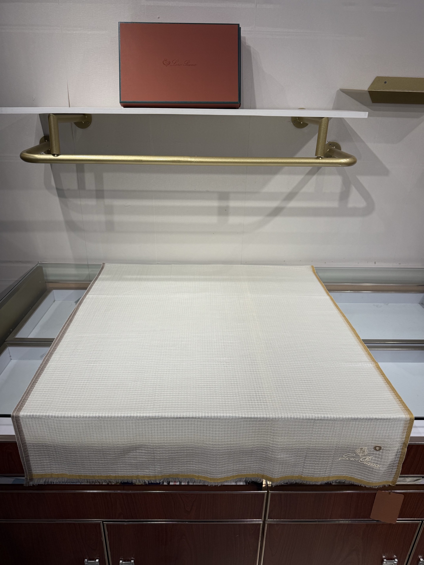 💟Loro Piana LP 最新独家供应十年二十年都不过时！也只有LP羊绒围巾能把这么看似简单外观的围