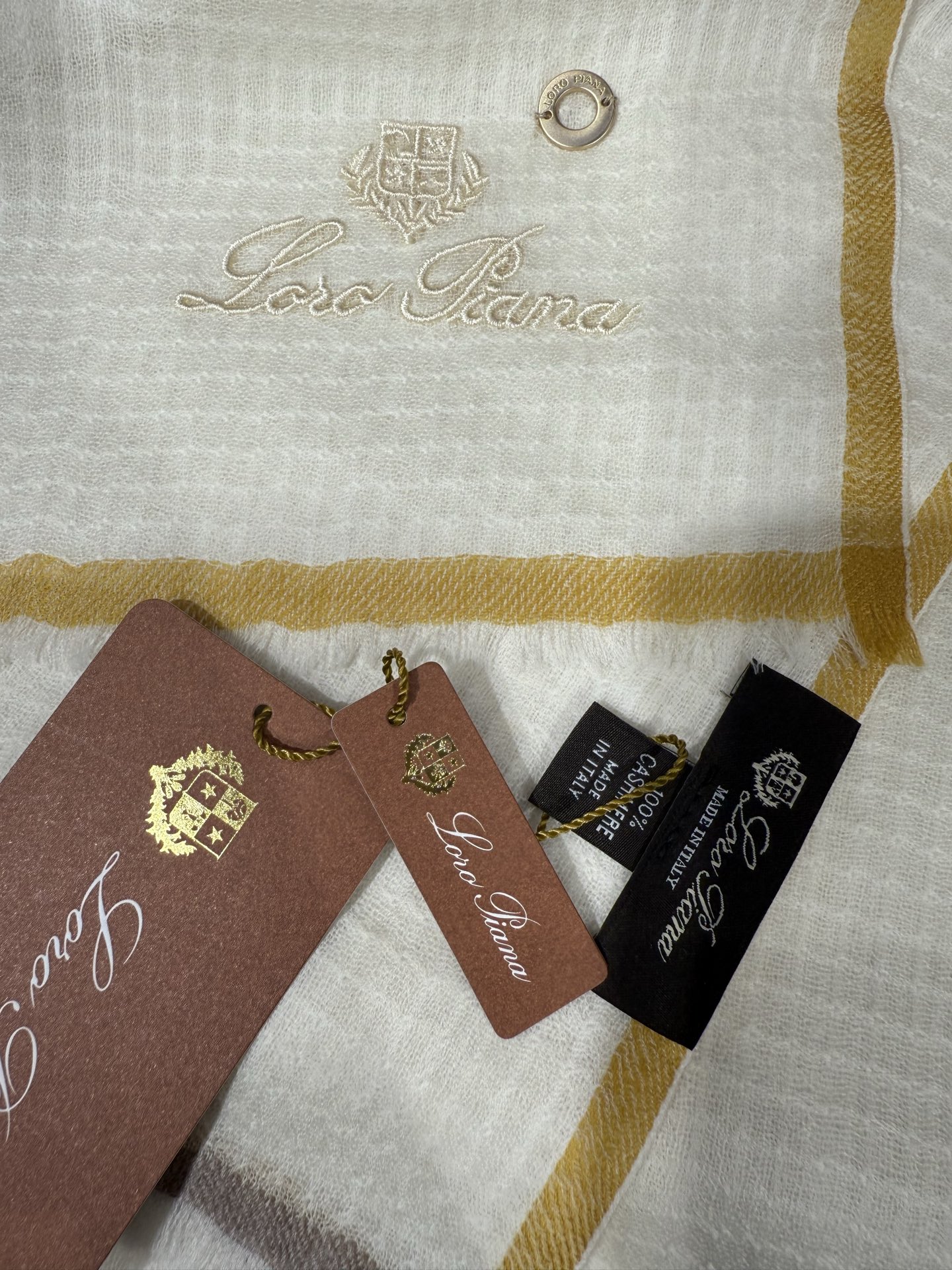 💟Loro Piana LP 最新独家供应十年二十年都不过时！也只有LP羊绒围巾能把这么看似简单外观的围