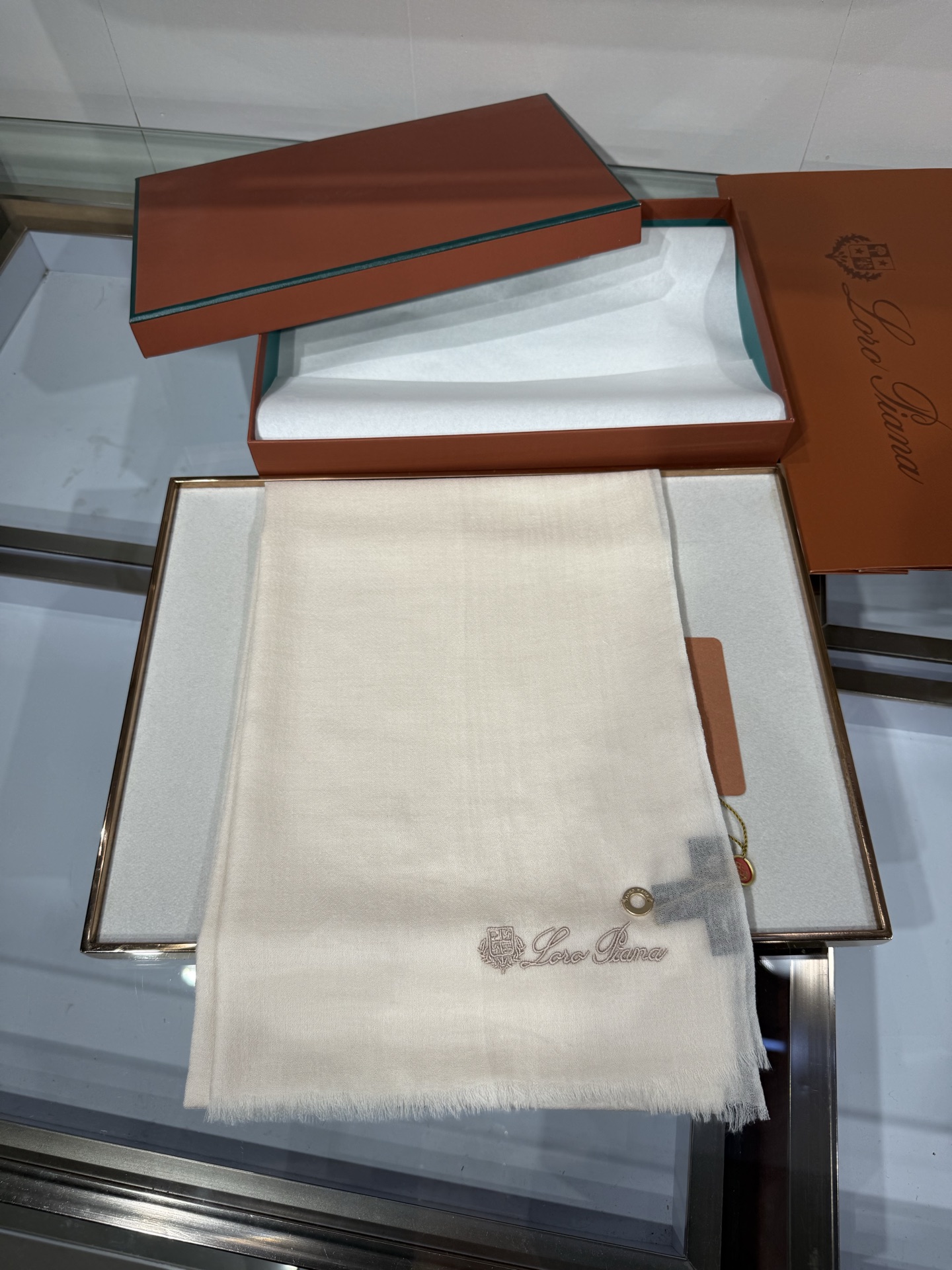 💟Loro Piana LP 最新独家供应十年二十年都不过时！也只有LP羊绒围巾能把这么看似简单外观的围