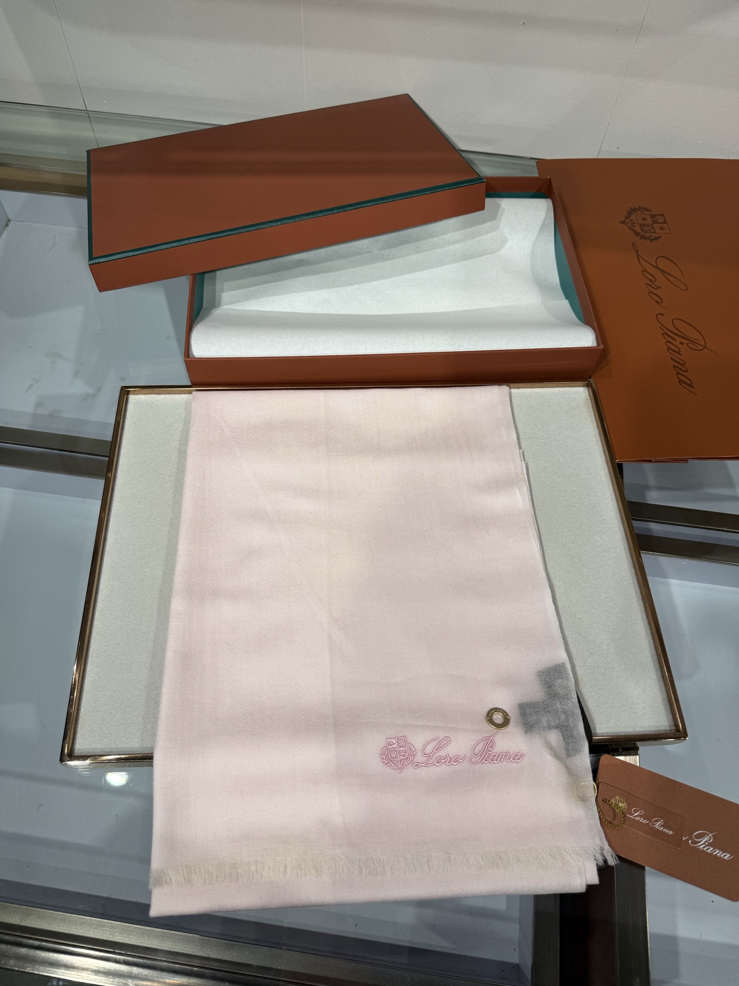 💟Loro Piana LP 最新独家供应十年二十年都不过时！也只有LP羊绒围巾能把这么看似简单外观的围