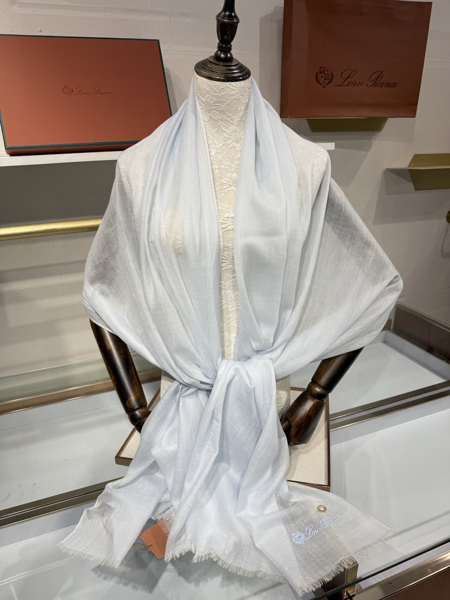 💟Loro Piana LP 最新独家供应十年二十年都不过时！也只有LP羊绒围巾能把这么看似简单外观的围