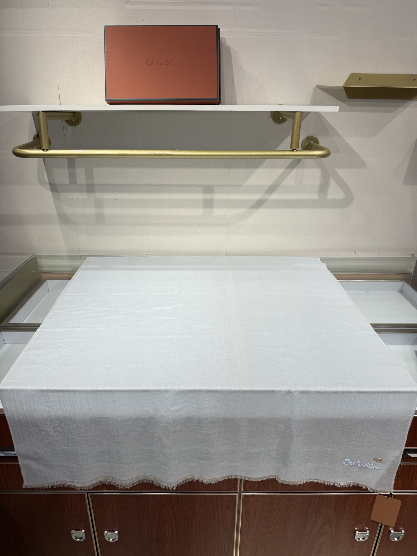 💟Loro Piana LP 最新独家供应十年二十年都不过时！也只有LP羊绒围巾能把这么看似简单外观的围