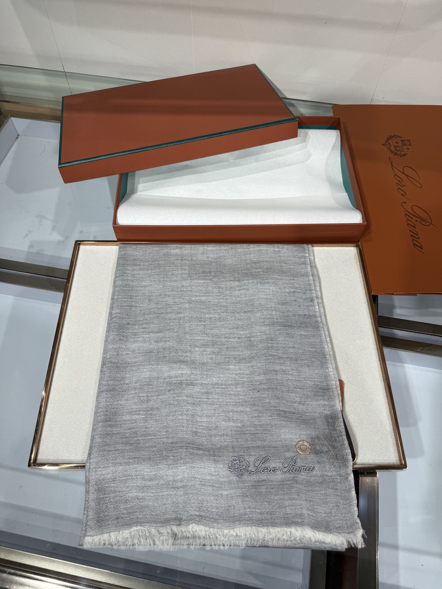 💟Loro Piana LP 最新独家供应十年二十年都不过时！也只有LP羊绒围巾能把这么看似简单外观的围