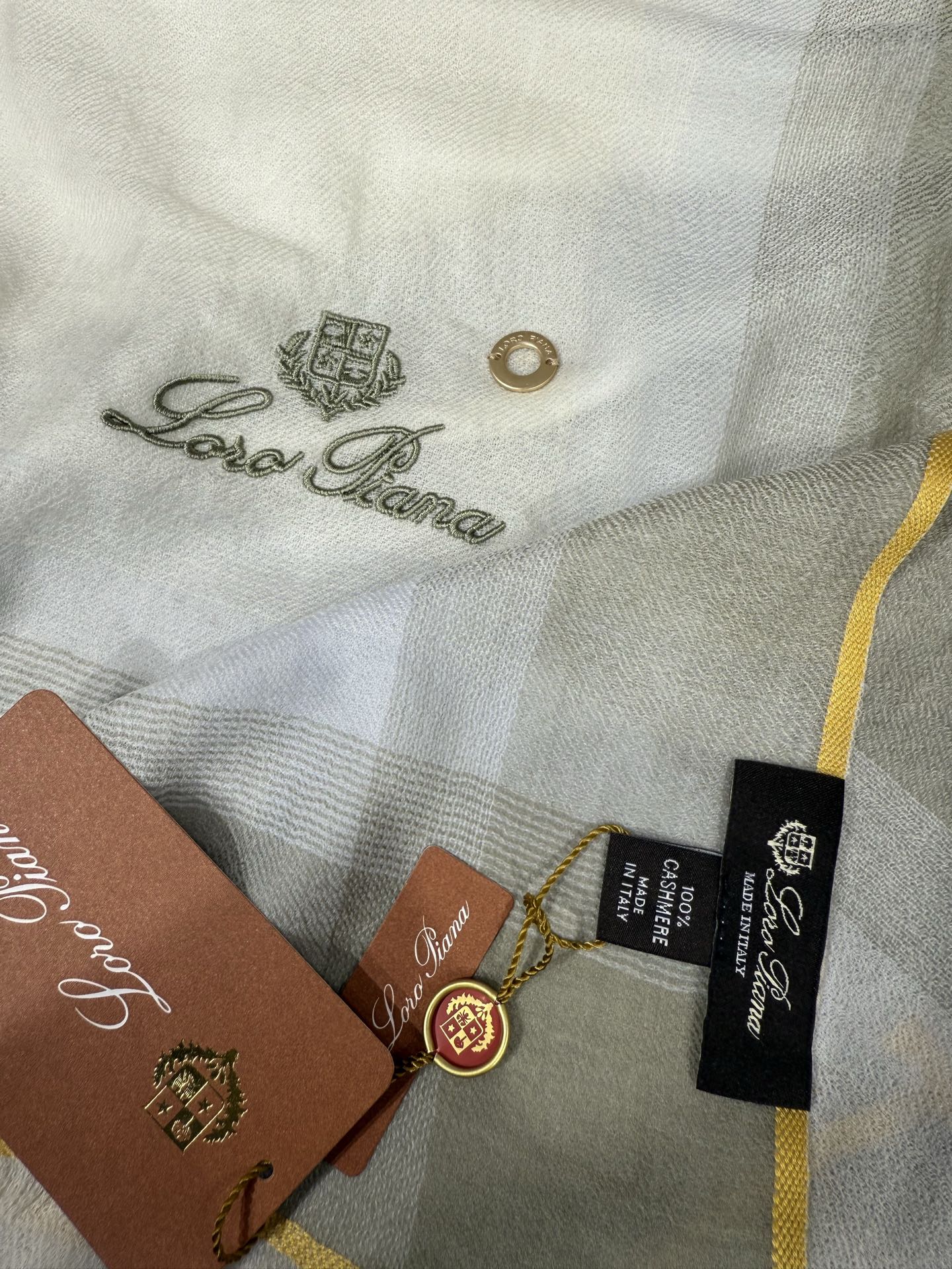 💟26年秋冬新款Loro Piana LP 最新独家供应十年二十年都不过时！也只有LP羊绒围巾能把这么看似简单外观的围巾