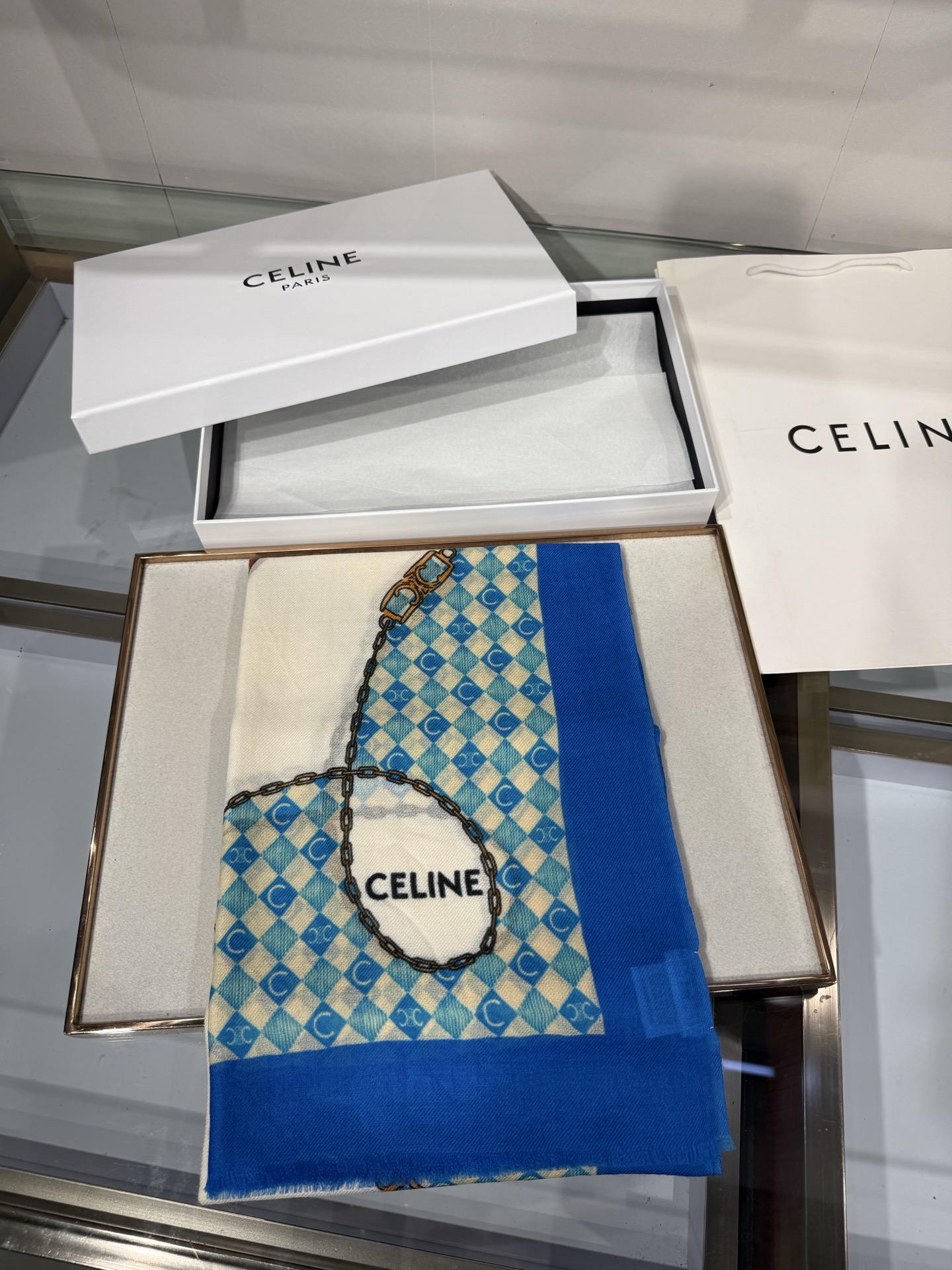 26年秋冬上新💖💖💃🏻💃🏻瑟/琳【CL挂坠饰品长巾】羊绒长巾‼️抢‼️VIP推荐 ‼️👍下手一定要快【高端 大爱 ‼️顶 26年秋冬上新💖💖💃🏻💃🏻瑟/琳【CL挂坠饰品长巾】羊绒长巾‼️抢‼️VIP推荐 ‼️👍下手一定要快【高端 大爱 ‼️顶