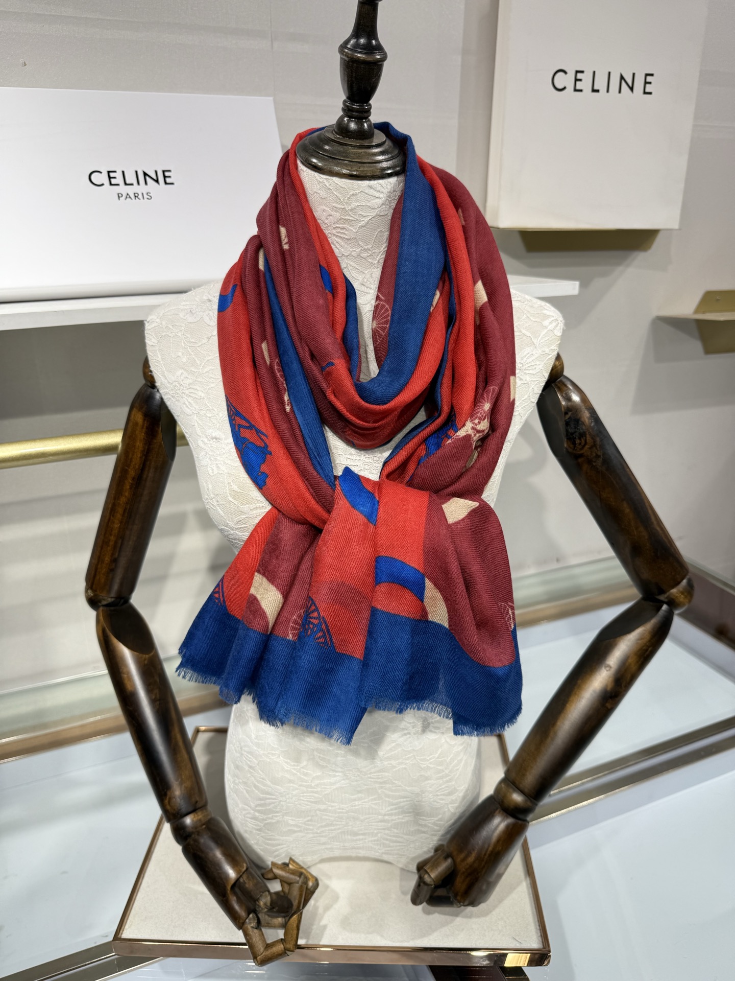 26年秋冬上新💖💖💃🏻💃🏻瑟/琳【CL挂坠饰品长巾】羊绒长巾‼️抢‼️VIP推荐 ‼️👍下手一定要快【高端 大爱 ‼️顶 26年秋冬上新💖💖💃🏻💃🏻瑟/琳【CL挂坠饰品长巾】羊绒长巾‼️抢‼️VIP推荐 ‼️👍下手一定要快【高端 大爱 ‼️顶