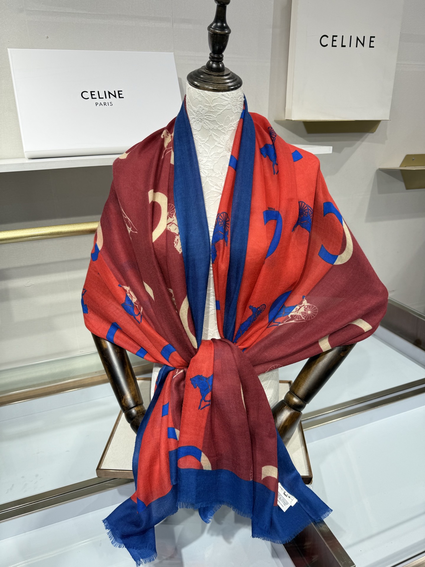 26年秋冬上新💖💖💃🏻💃🏻瑟/琳【CL挂坠饰品长巾】羊绒长巾‼️抢‼️VIP推荐 ‼️👍下手一定要快【高端 大爱 ‼️顶 26年秋冬上新💖💖💃🏻💃🏻瑟/琳【CL挂坠饰品长巾】羊绒长巾‼️抢‼️VIP推荐 ‼️👍下手一定要快【高端 大爱 ‼️顶