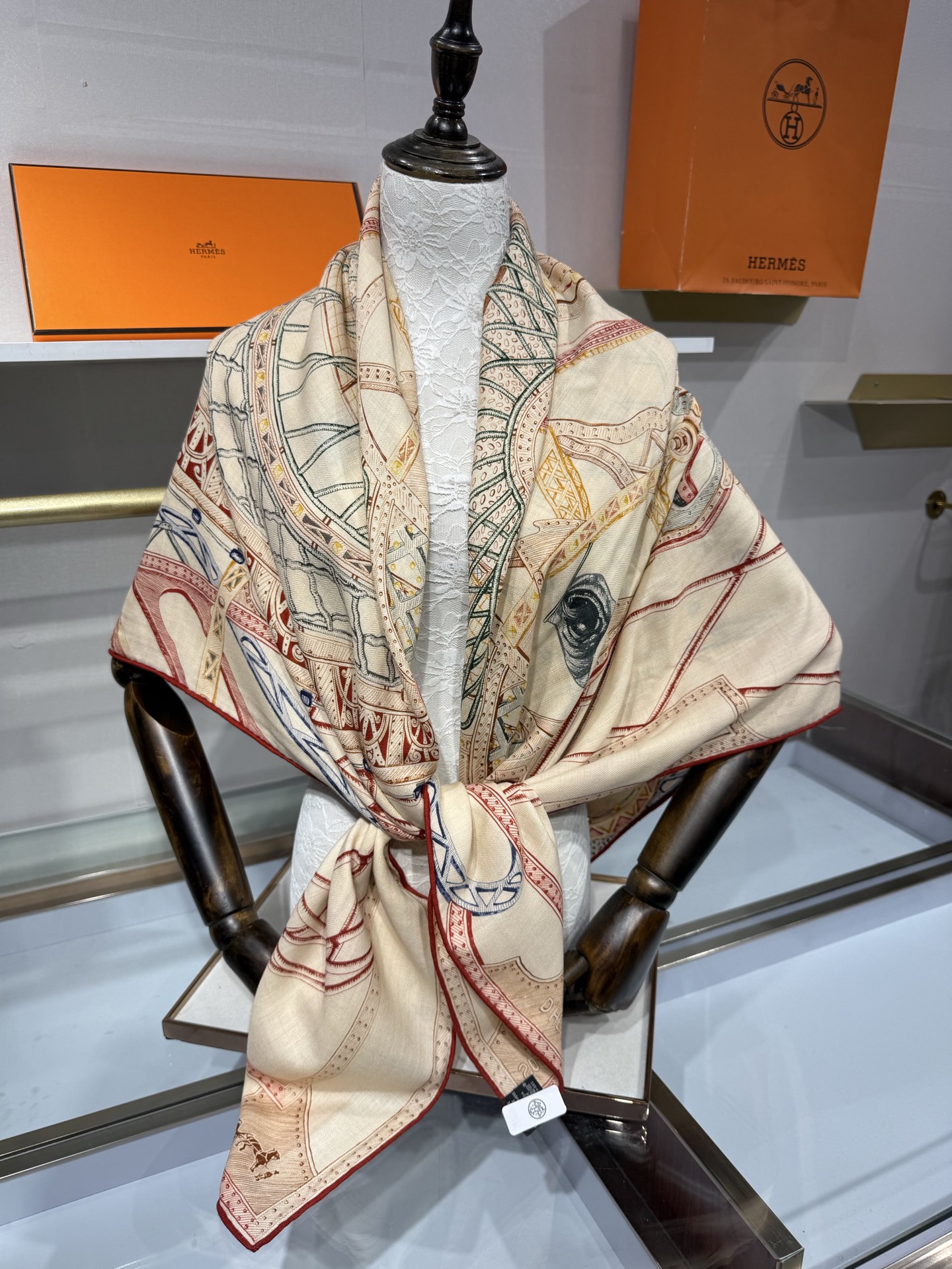 💟26年秋冬上新💞【双面同色丝绒方巾】手工卷边山羊绒和真丝混纺披肩(70%山羊绒,30%桑蚕丝) 这款披肩采用经典山羊绒 💟26年秋冬上新💞【双面同色丝绒方巾】手工卷边山羊绒和真丝混纺披肩(70%山羊绒,30%桑蚕丝) 这款披肩采用经典山羊绒