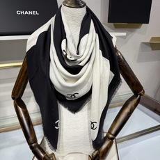 💟💕上新🆕✨✨【CHANEL须边双面同色140丝羊绒披肩】26b秋冬新款🖤🤍 高级感黑白几何美学 极简即是高级 利落线条 💟💕上新🆕✨✨【CHANEL须边双面同色140丝羊绒披肩】26b秋冬新款🖤🤍 高级感黑白几何美学 极简即是高级 利落线条