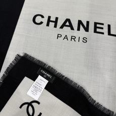 💟💕上新🆕✨✨【CHANEL须边双面同色140丝羊绒披肩】26b秋冬新款🖤🤍 高级感黑白几何美学 极简即是高级 利落线条 💟💕上新🆕✨✨【CHANEL须边双面同色140丝羊绒披肩】26b秋冬新款🖤🤍 高级感黑白几何美学 极简即是高级 利落线条