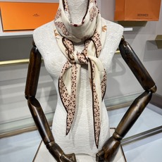 🆕 💟HERMES/2026❤️New三角形尺寸,非常好搭配衣服,手工卷边,70%羊绒+30%真丝材质混纺面料柔软细腻, 🆕 💟HERMES/2026❤️New三角形尺寸,非常好搭配衣服,手工卷边,70%羊绒+30%真丝材质混纺面料柔软细腻,