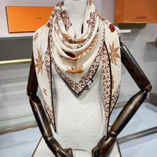 🆕 💟HERMES/2026❤️New三角形尺寸,非常好搭配衣服,手工卷边,70%羊绒+30%真丝材质混纺面料柔软细腻, 🆕 💟HERMES/2026❤️New三角形尺寸,非常好搭配衣服,手工卷边,70%羊绒+30%真丝材质混纺面料柔软细腻,