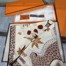 🆕 💟HERMES/2026❤️New三角形尺寸,非常好搭配衣服,手工卷边,70%羊绒+30%真丝材质混纺面料柔软细腻, 🆕 💟HERMES/2026❤️New三角形尺寸,非常好搭配衣服,手工卷边,70%羊绒+30%真丝材质混纺面料柔软细腻,