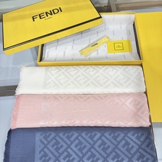 💟诠释什么叫高端顶奢产品~羊绒+羊毛方巾Fendi 卓尔不凡,高级有气场!!】非常抬人!永远加分的F秋冬单品!各种穿衣 💟诠释什么叫高端顶奢产品~羊绒+羊毛方巾Fendi 卓尔不凡,高级有气场!!】非常抬人!永远加分的F秋冬单品!各种穿衣